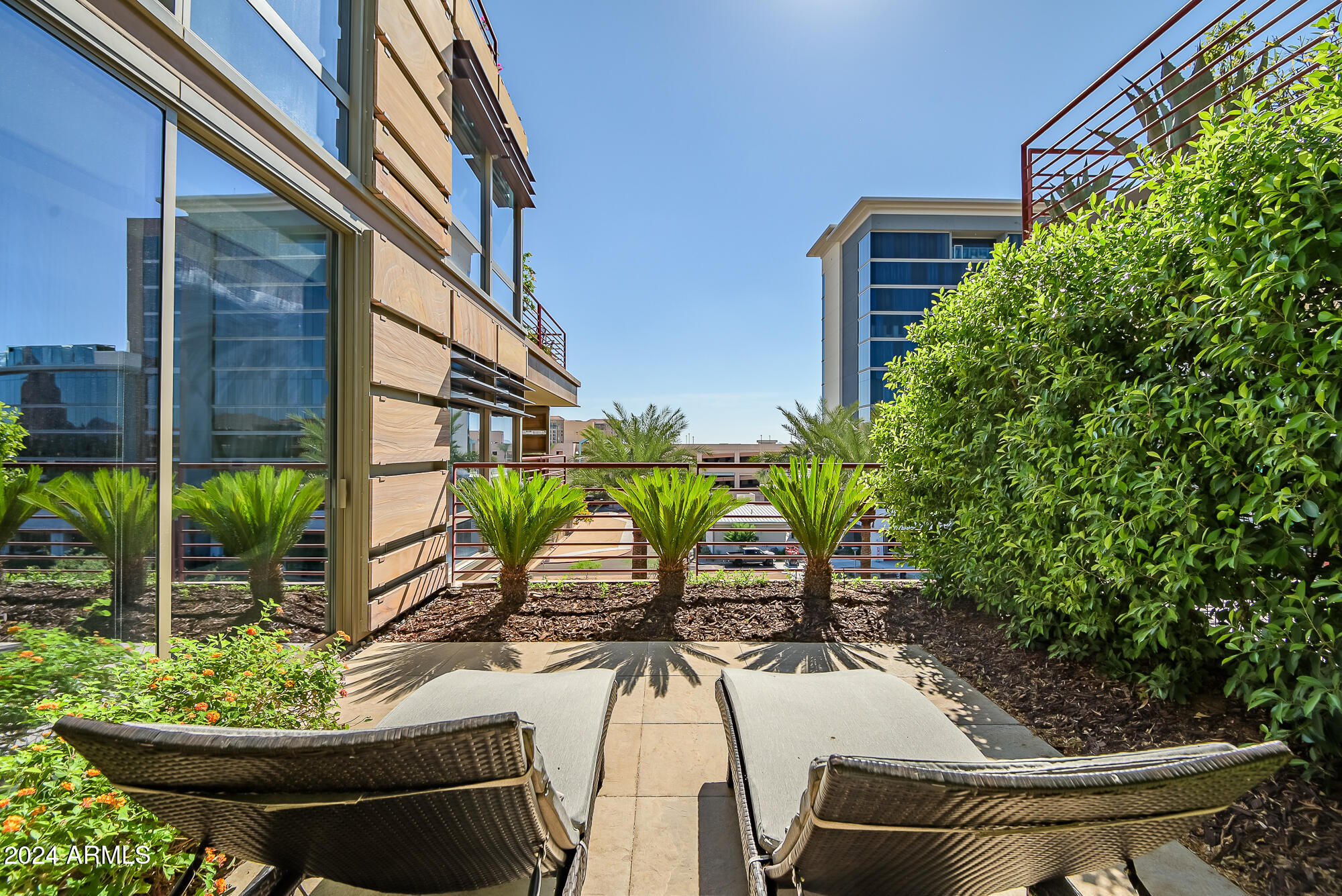 7137 E RANCHO VISTA Drive 5011