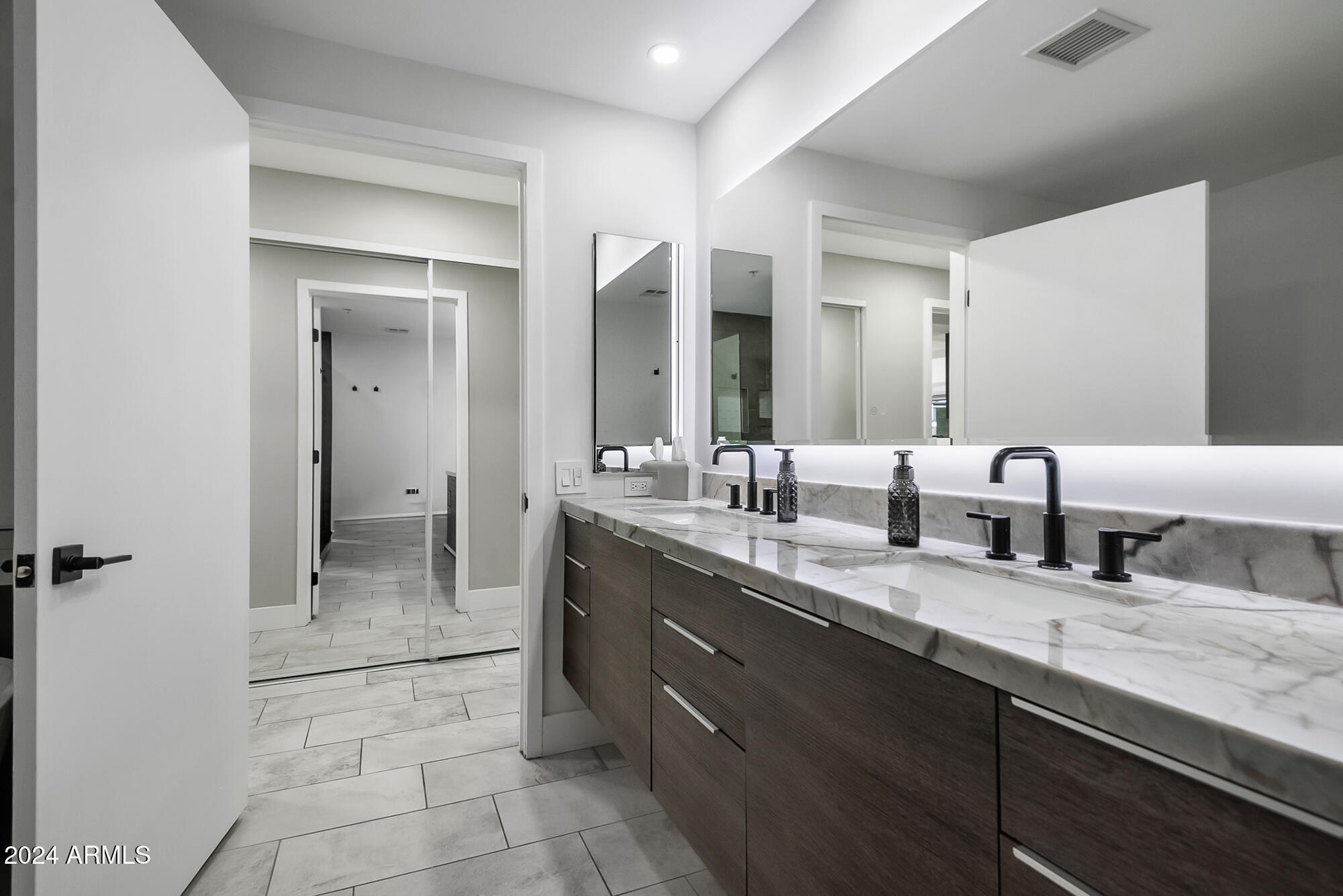 7137 E RANCHO VISTA Drive 5011