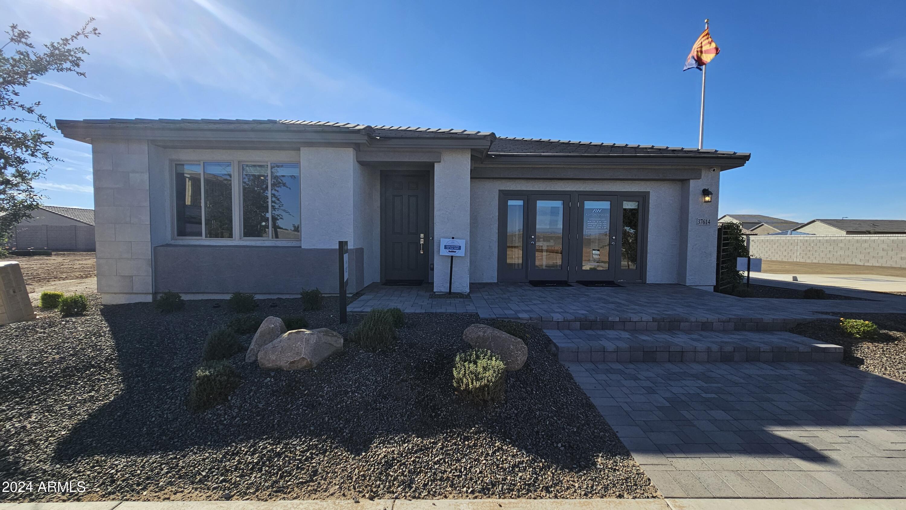 37614 N COWBOY Lane