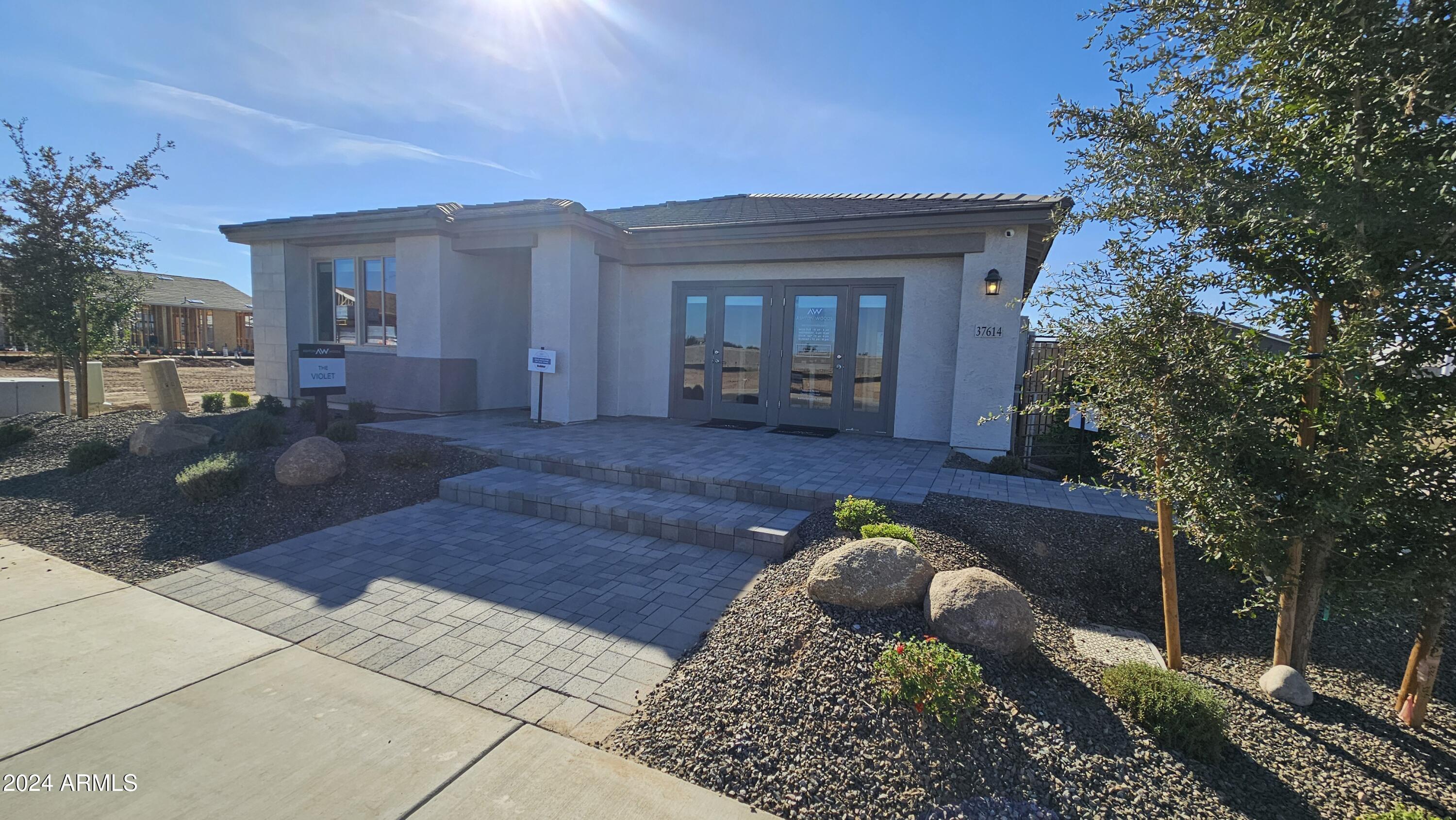 37614 N COWBOY Lane