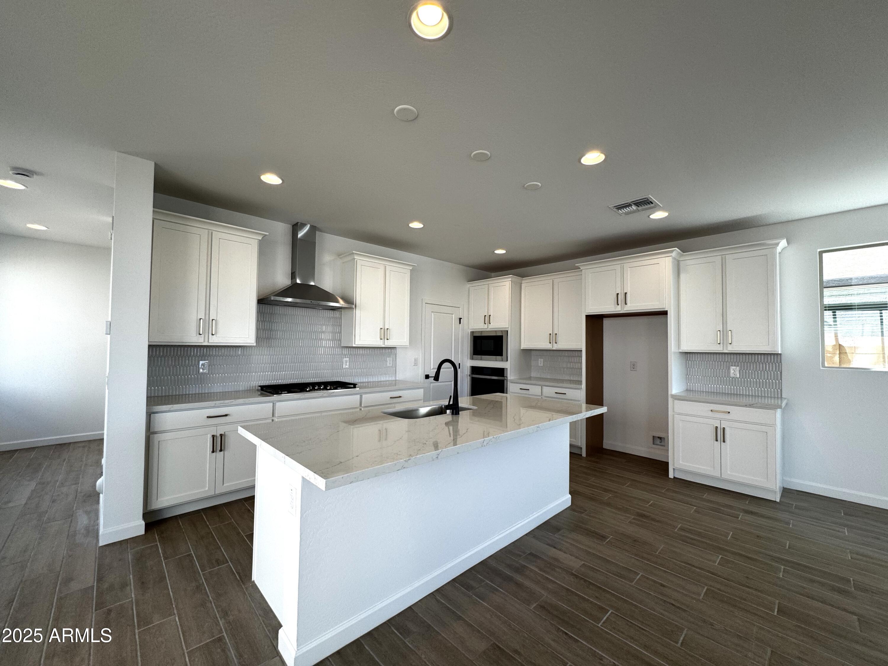 2219 W CHISUM Trail
