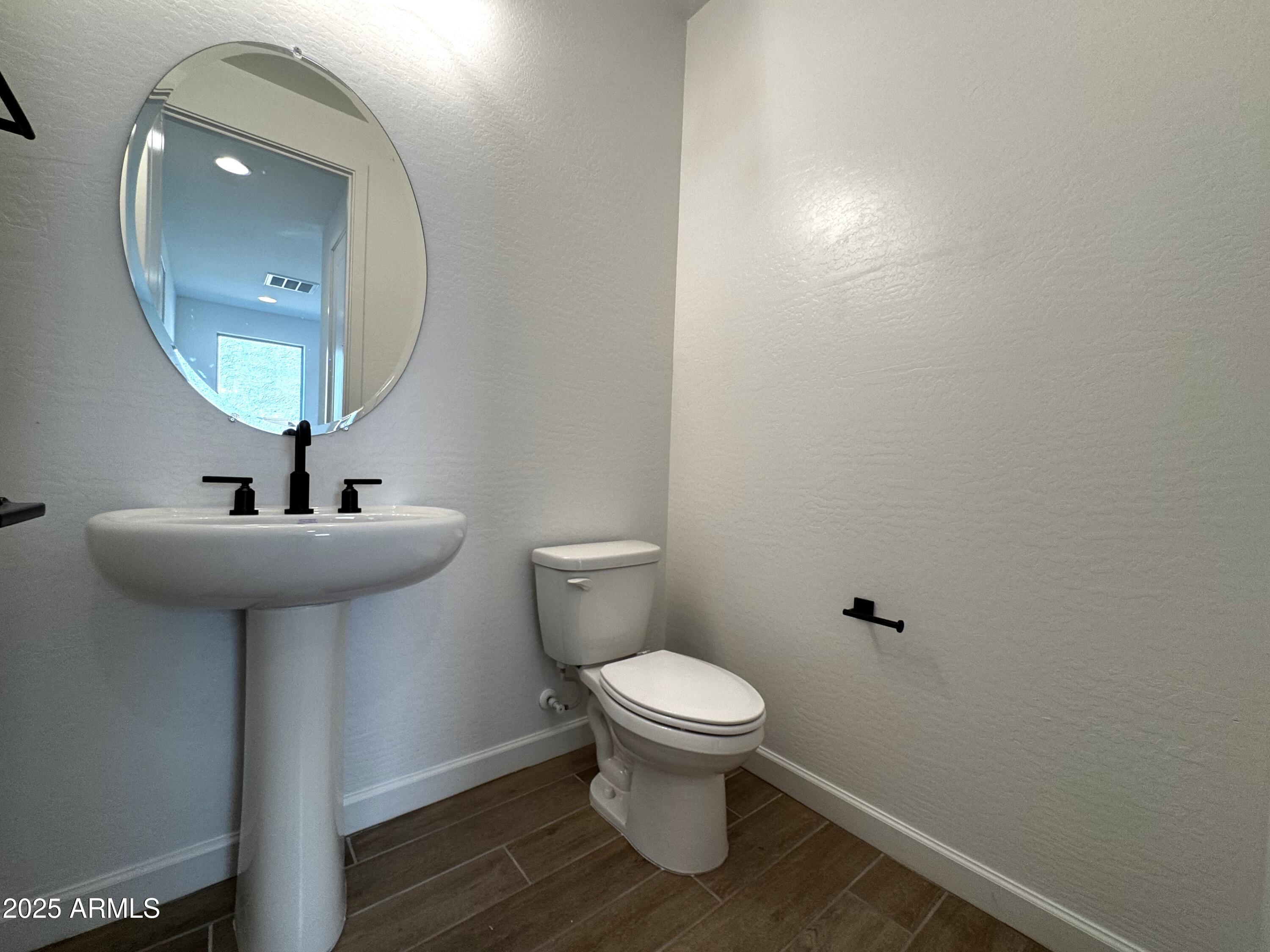 2219 W CHISUM Trail