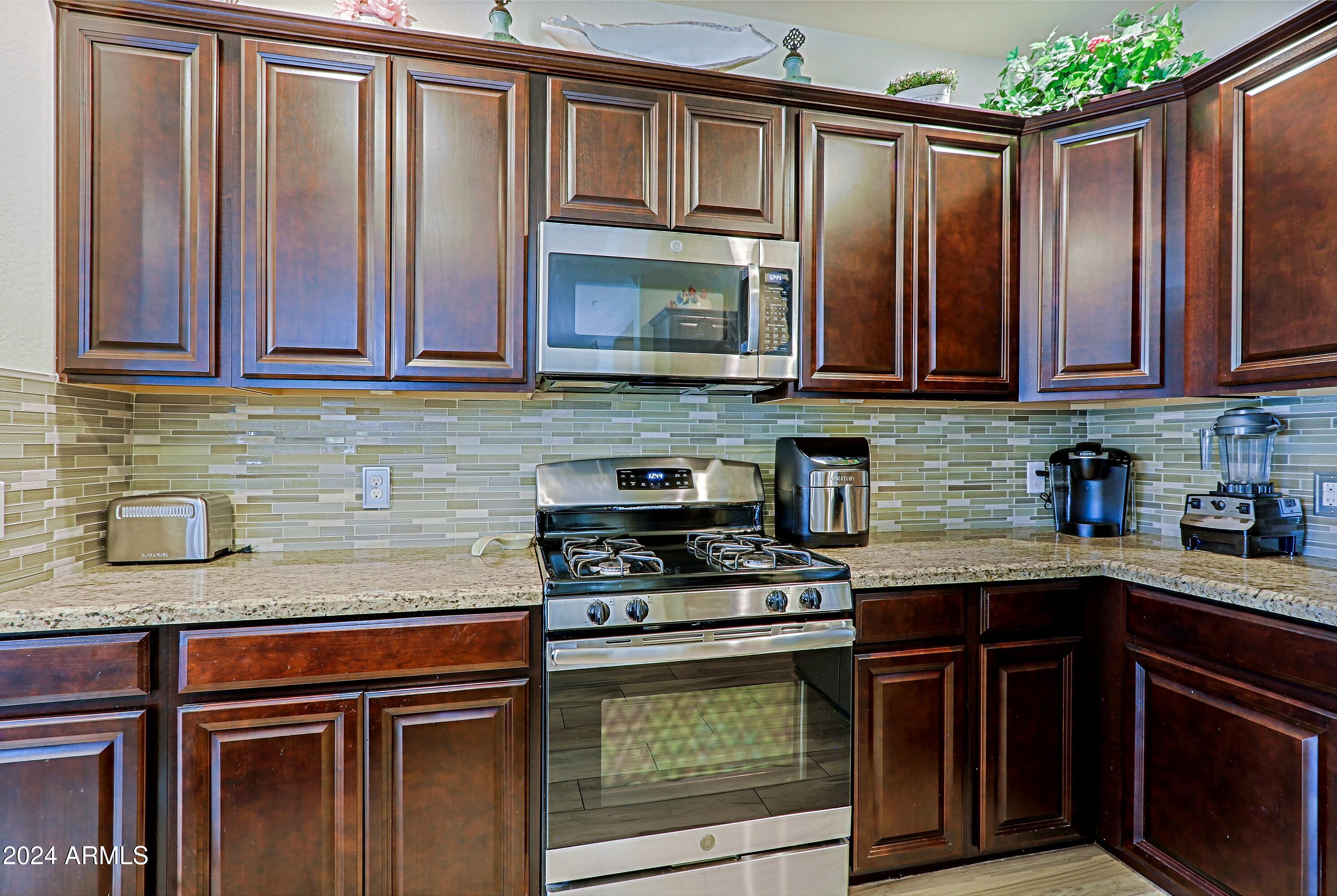 2425 W BRONCO BUTTE Trail 2058