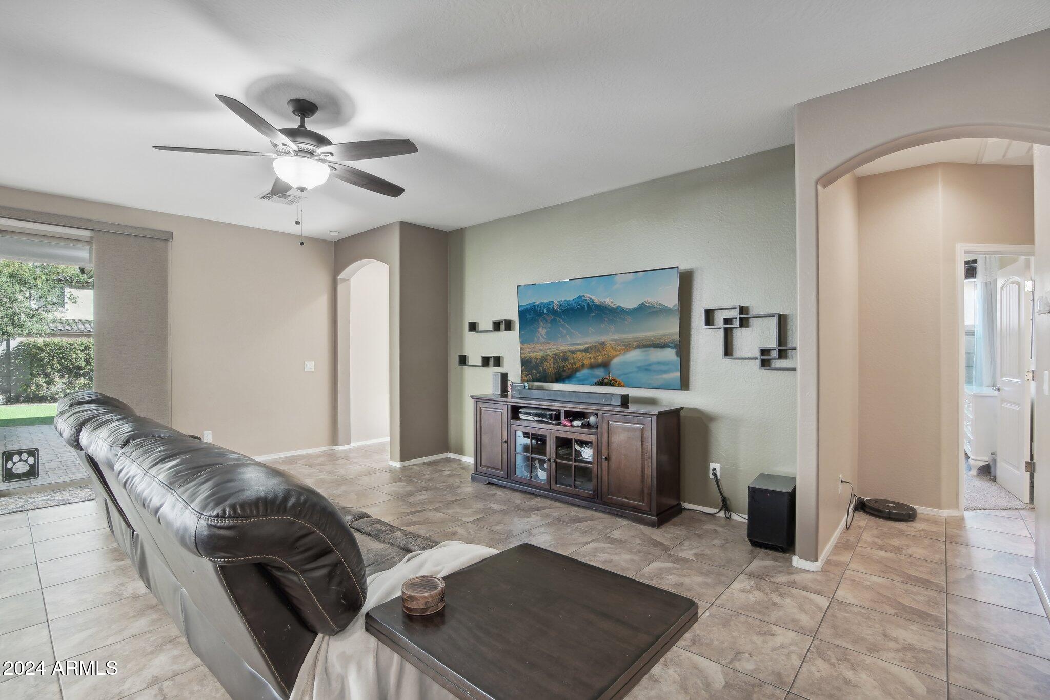 18086 W DESERT Lane