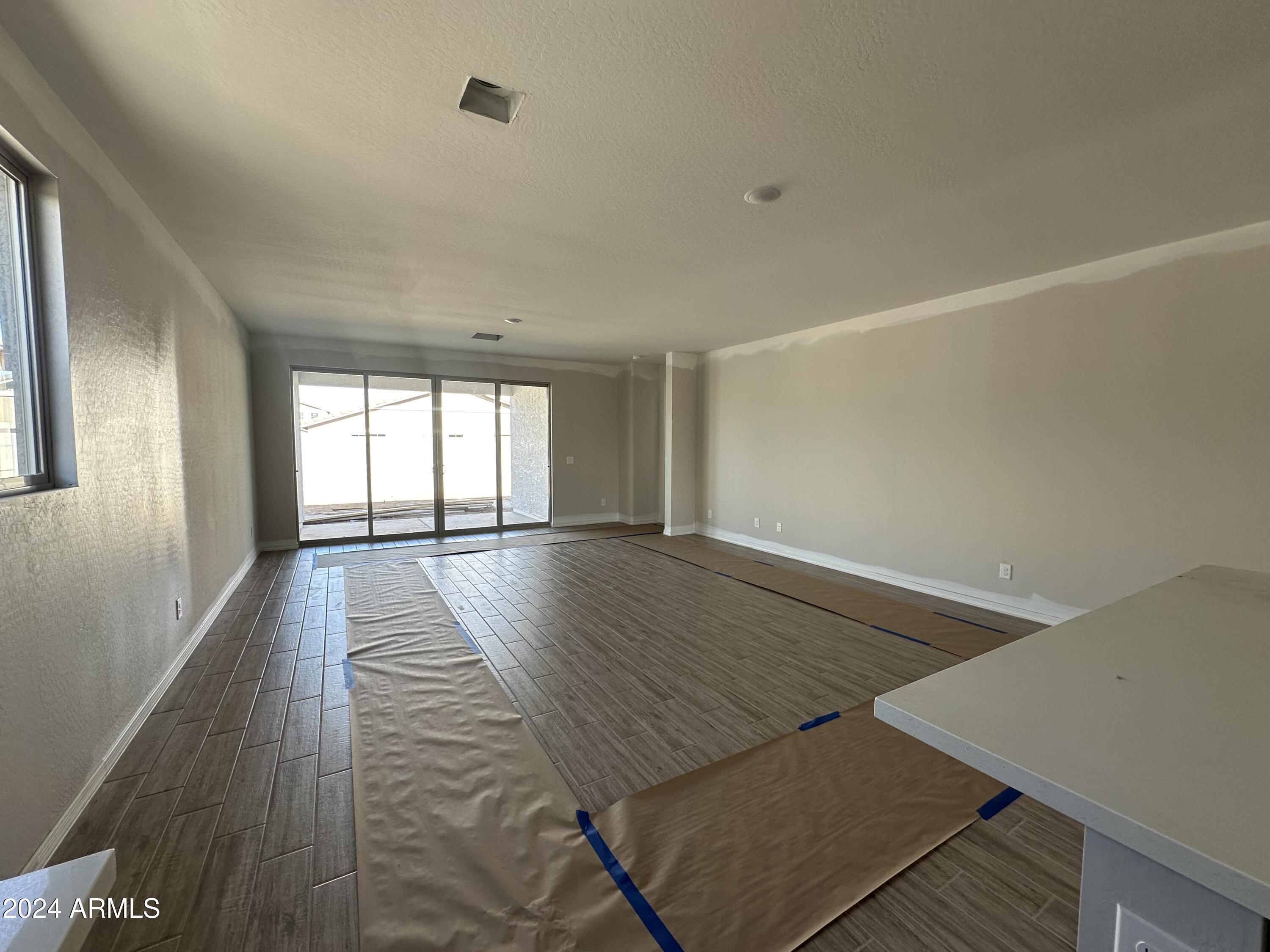 22864 E ROUNDUP Way