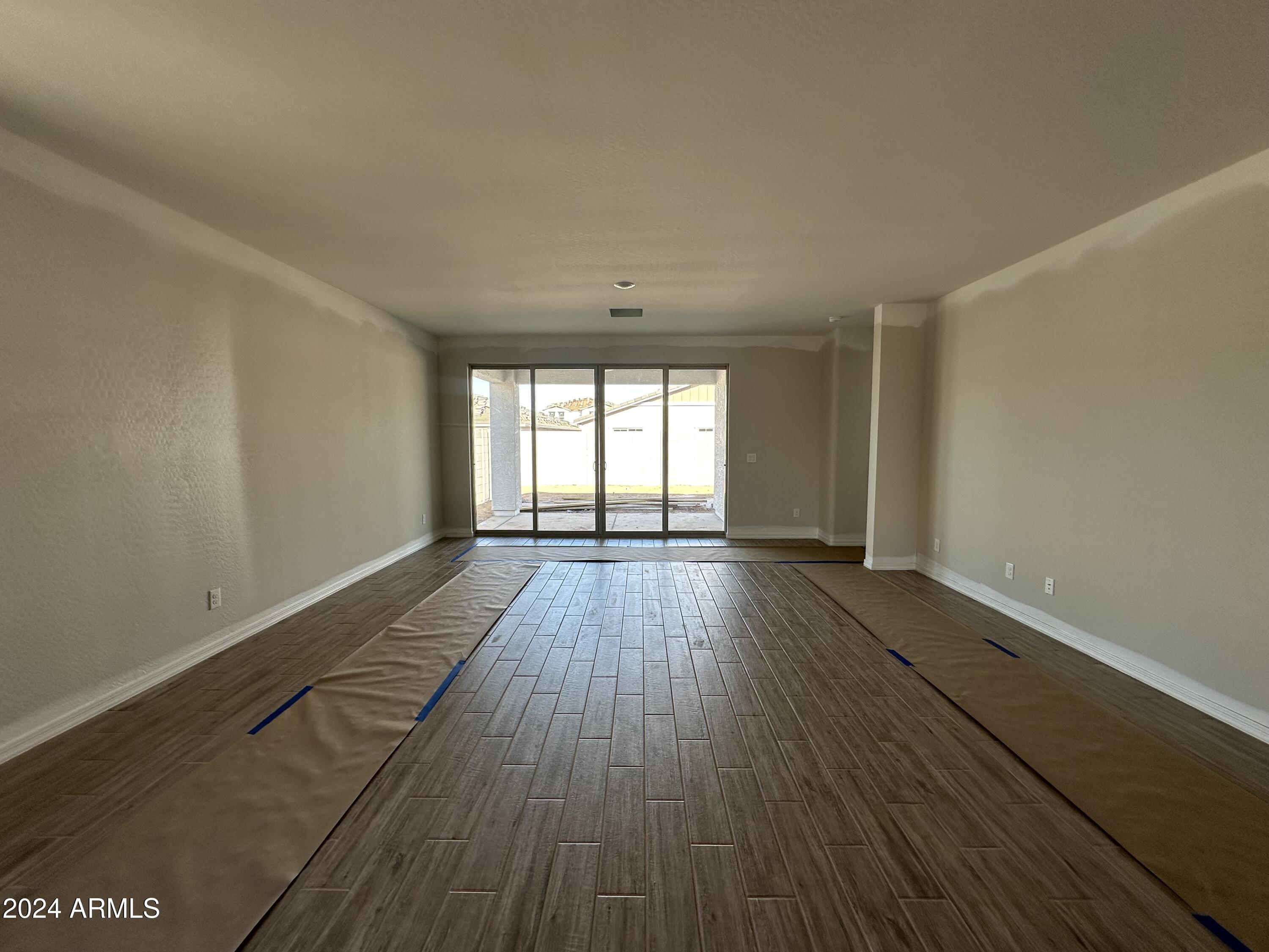 22864 E ROUNDUP Way