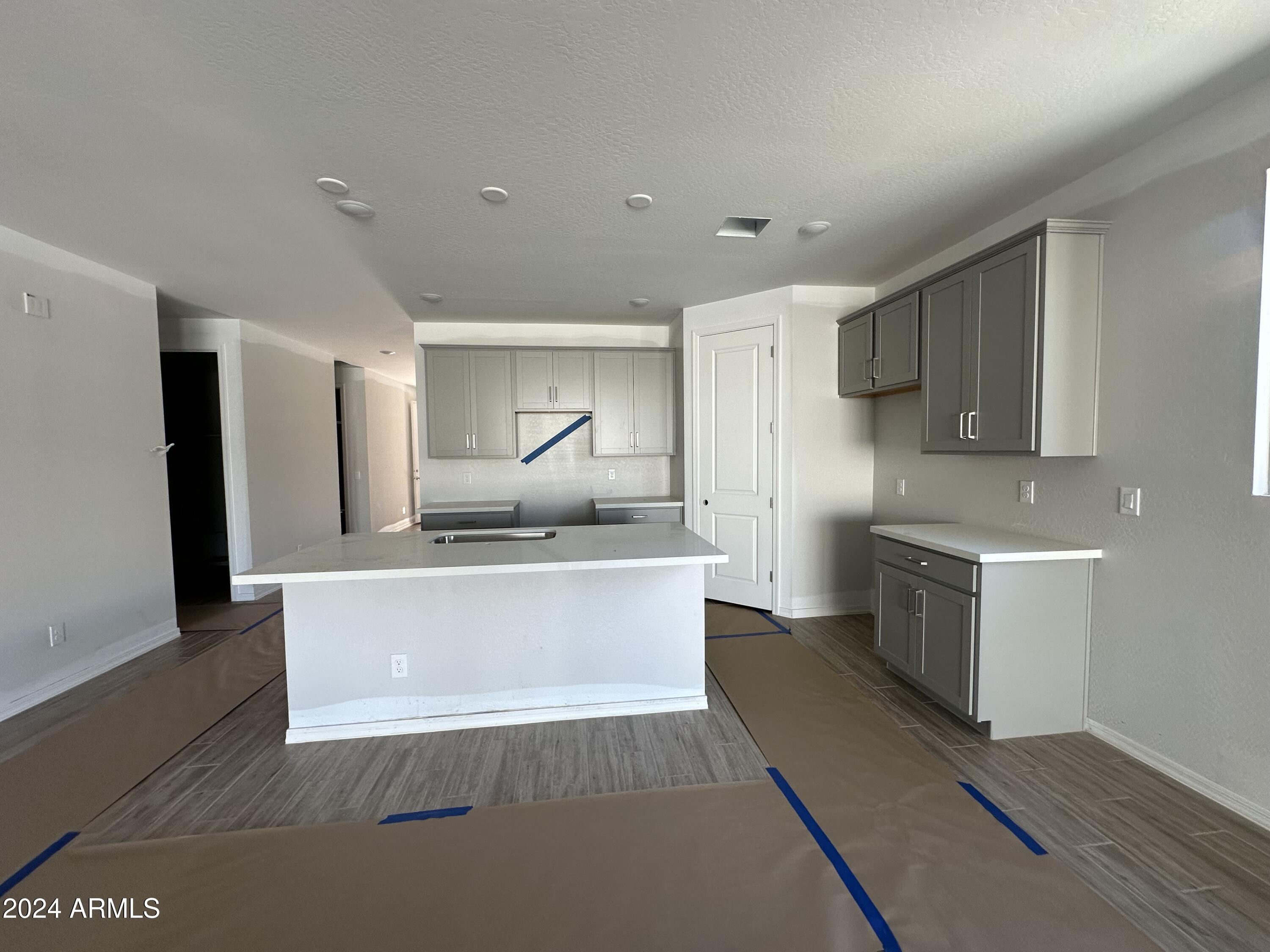 22864 E ROUNDUP Way