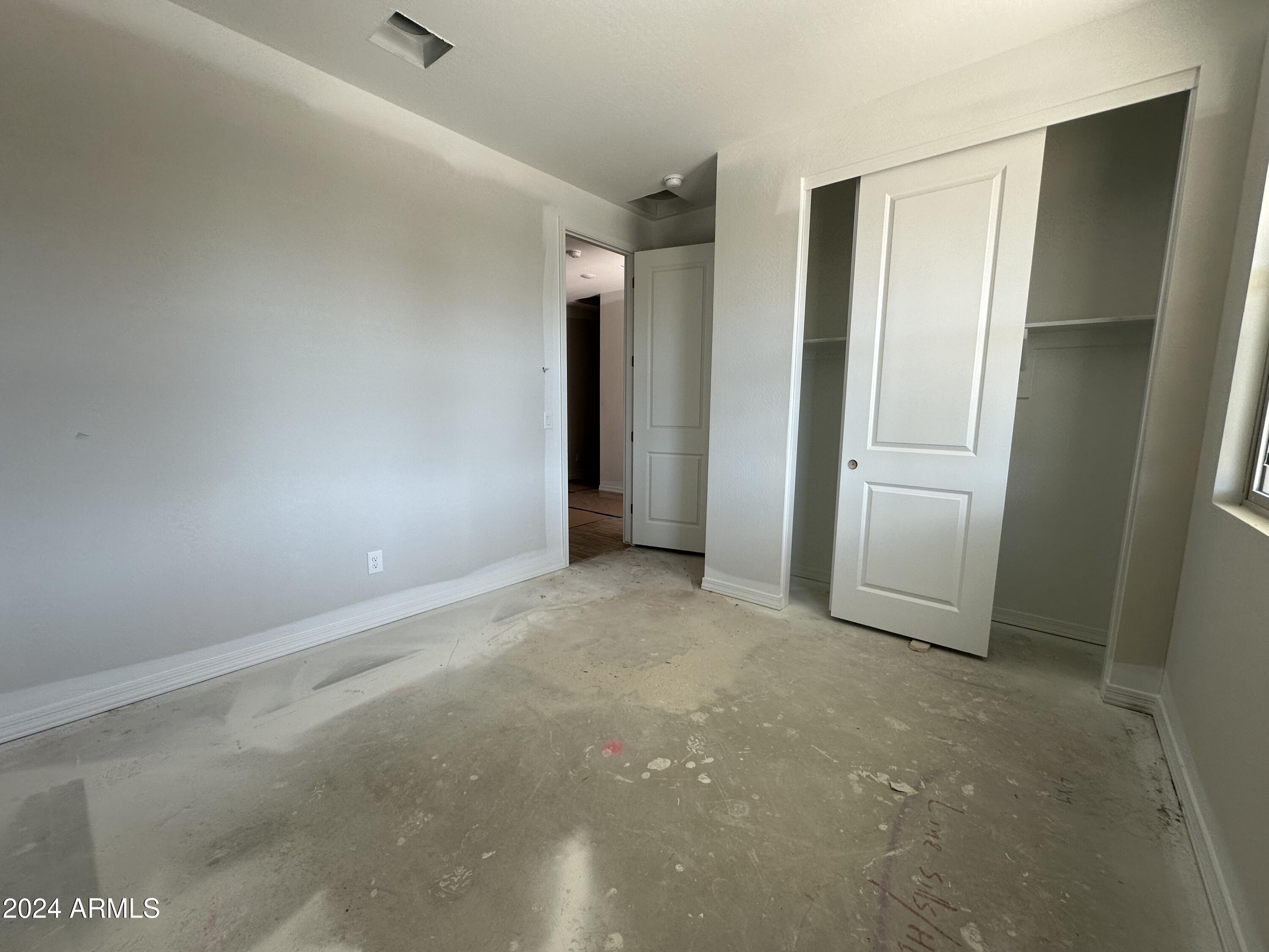 22864 E ROUNDUP Way