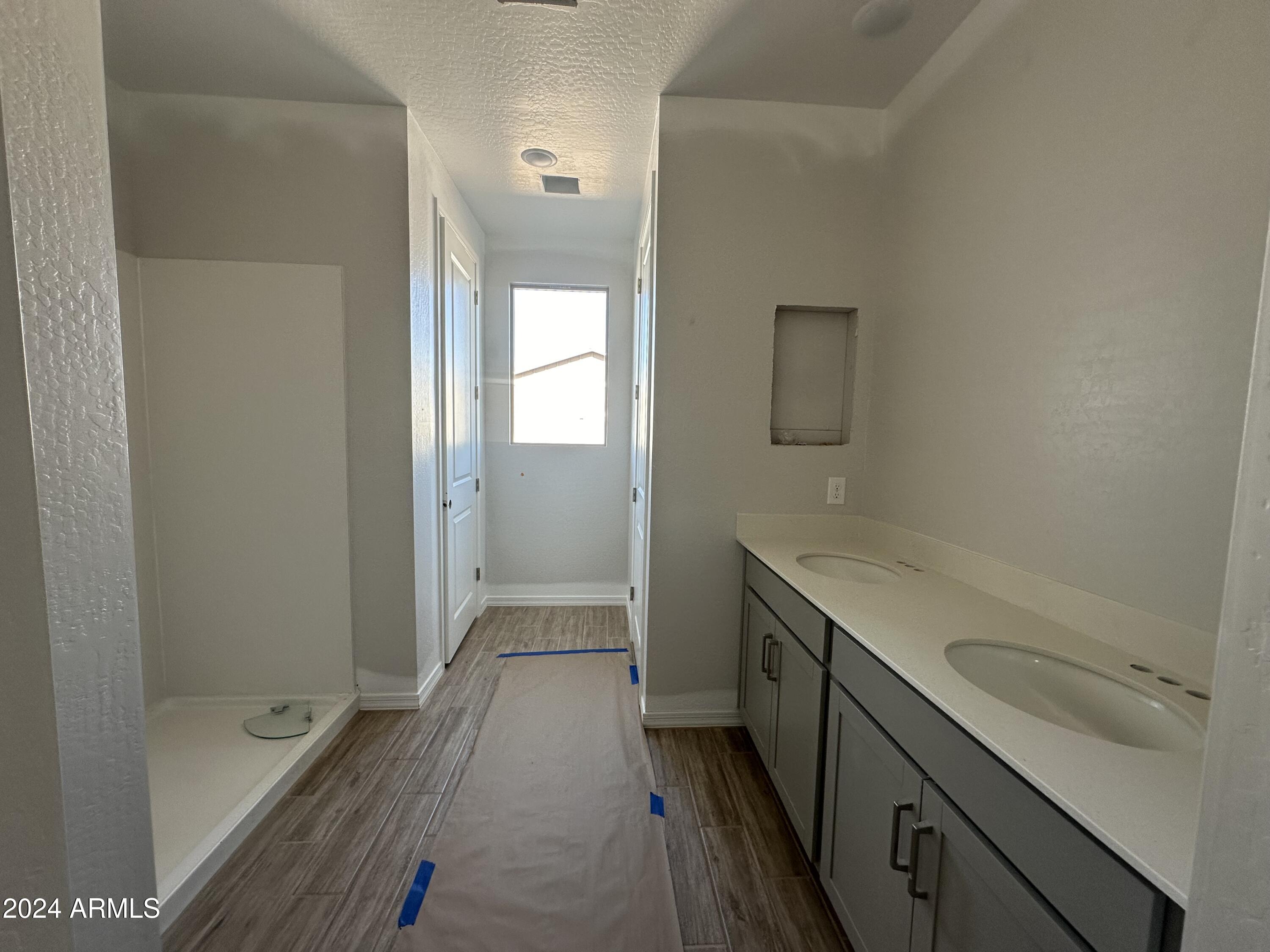 22864 E ROUNDUP Way