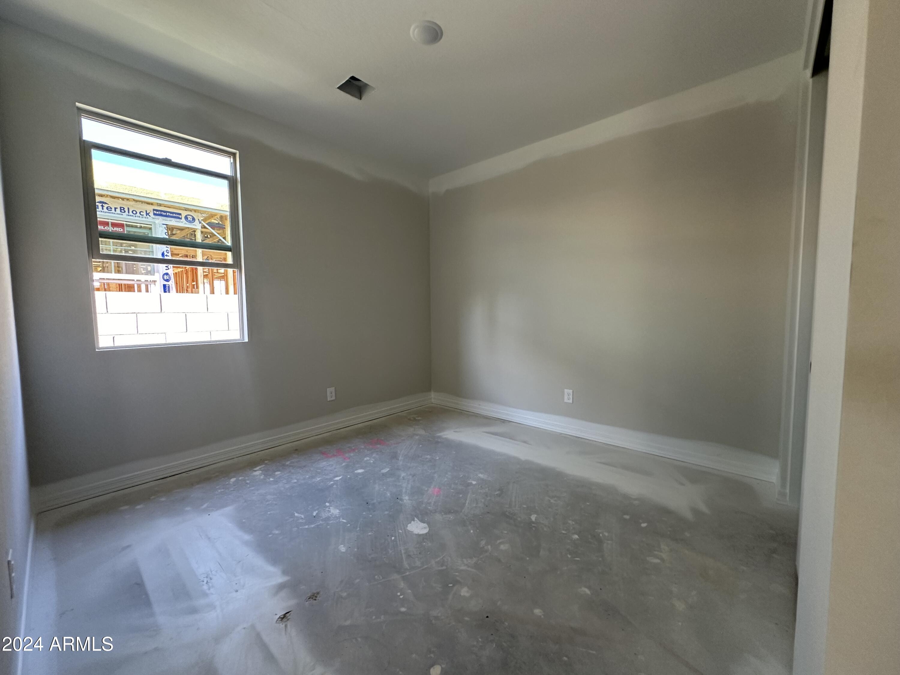 22864 E ROUNDUP Way
