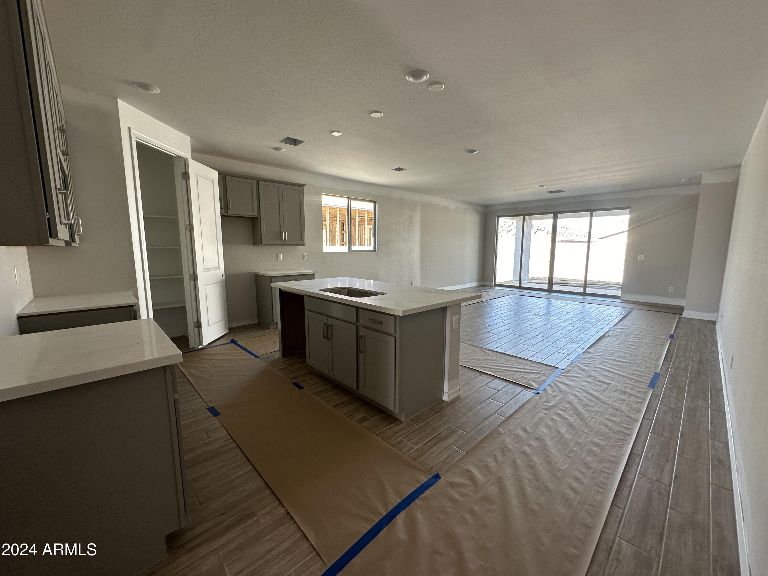 22864 E ROUNDUP Way