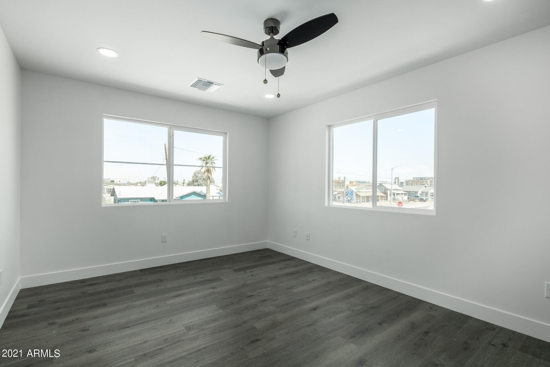 1024 S 4TH Avenue, 2