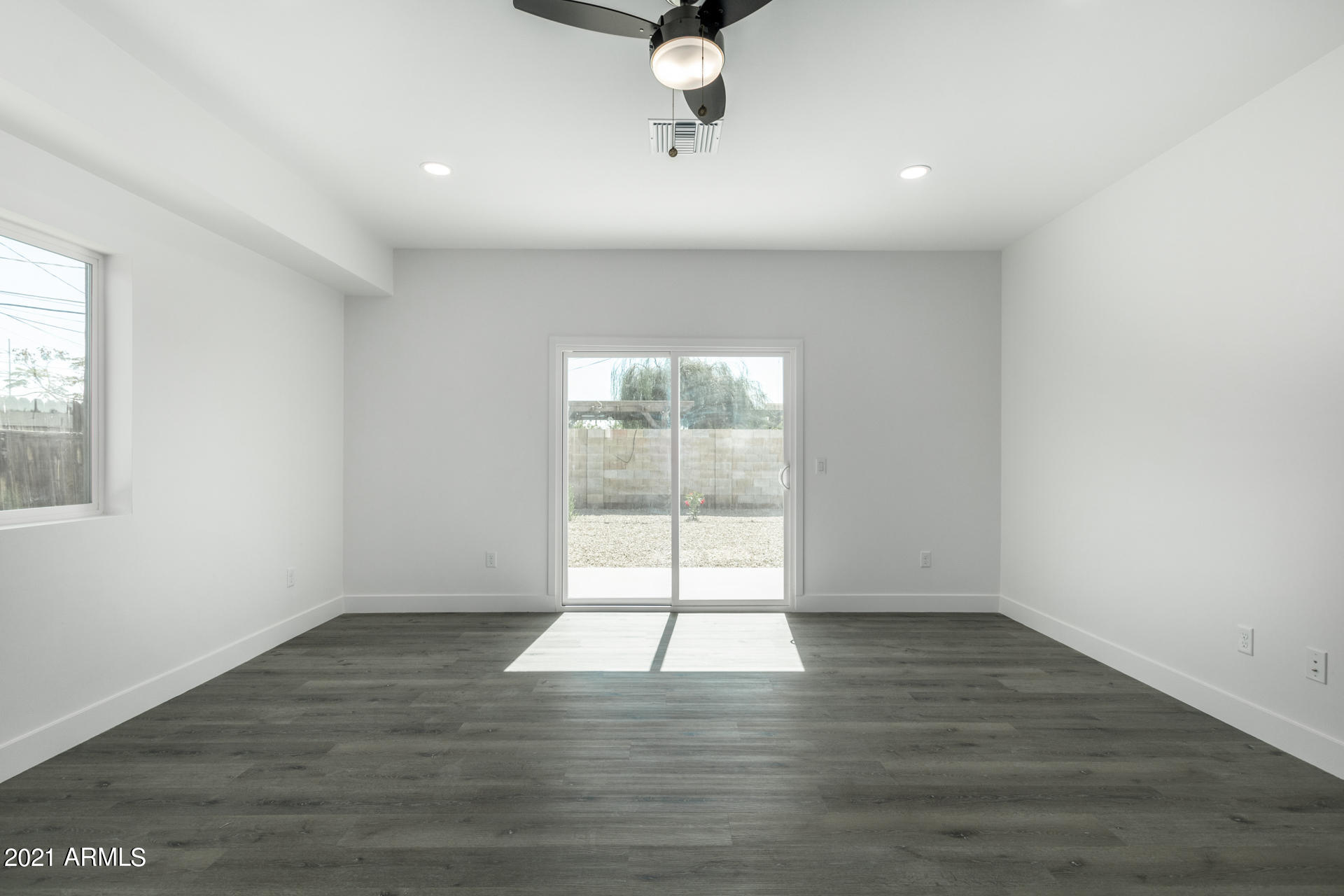 1024 S 4TH Avenue, 2