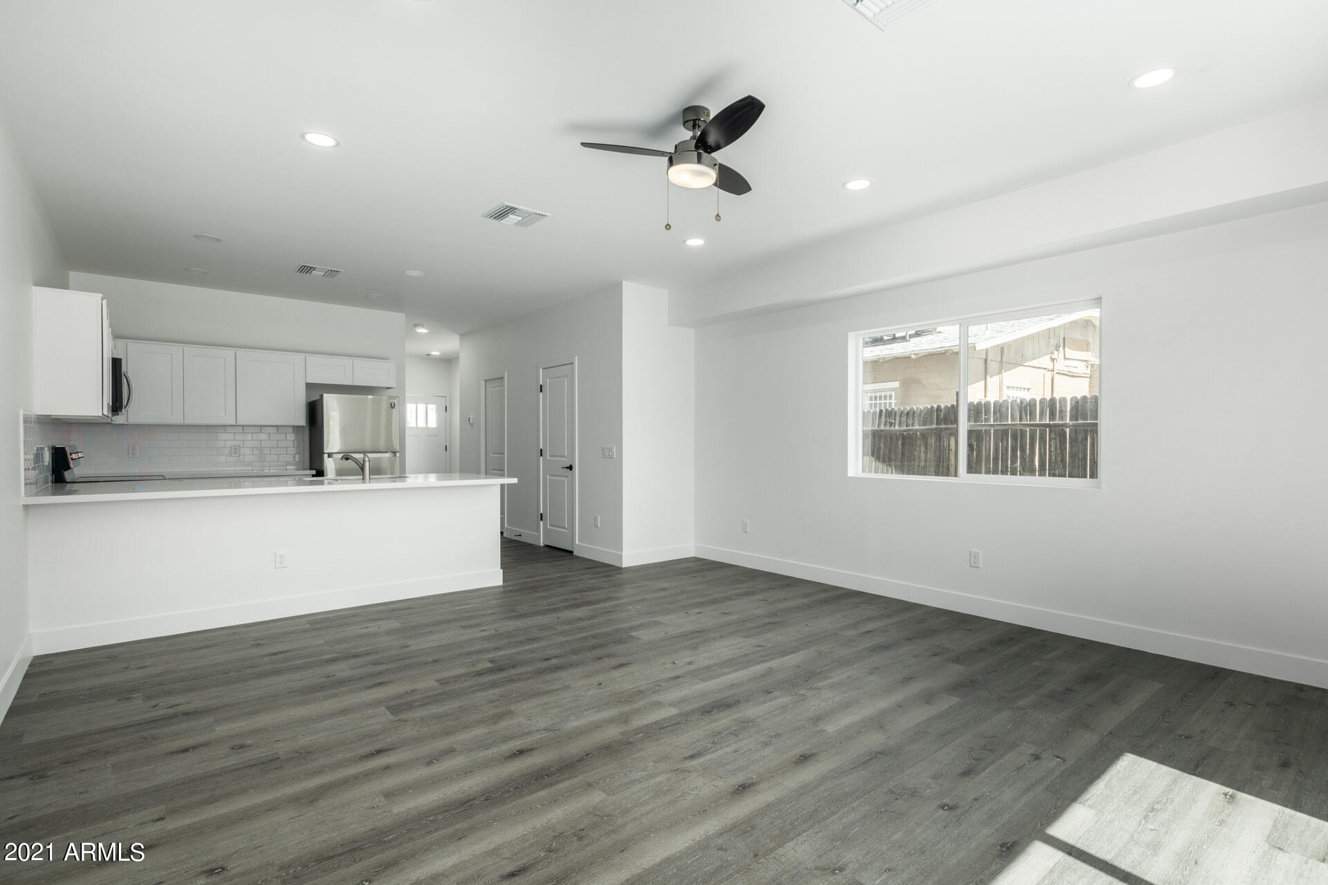 1024 S 4TH Avenue, 2