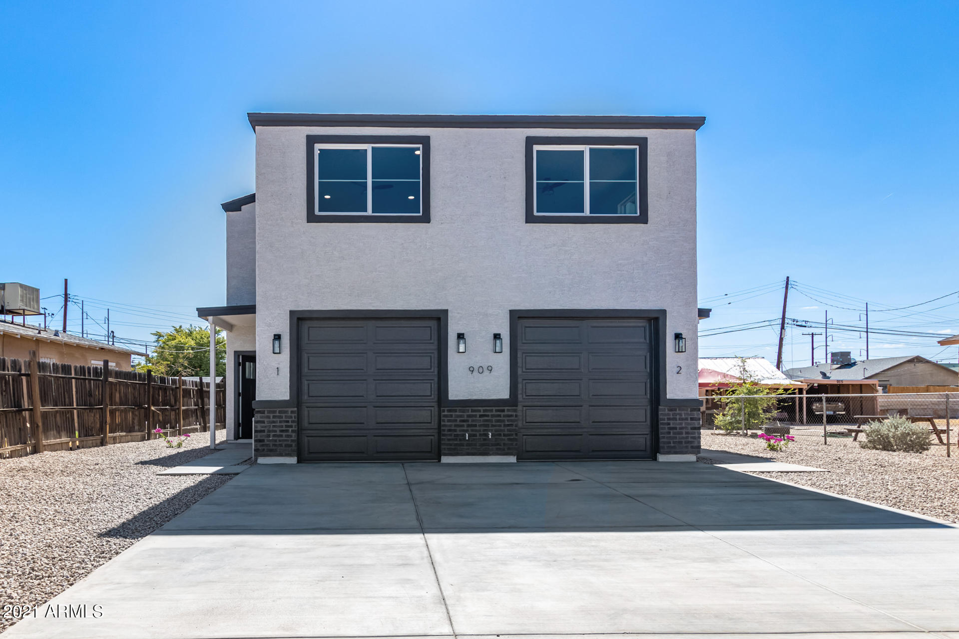 1024 S 4TH Avenue, 2