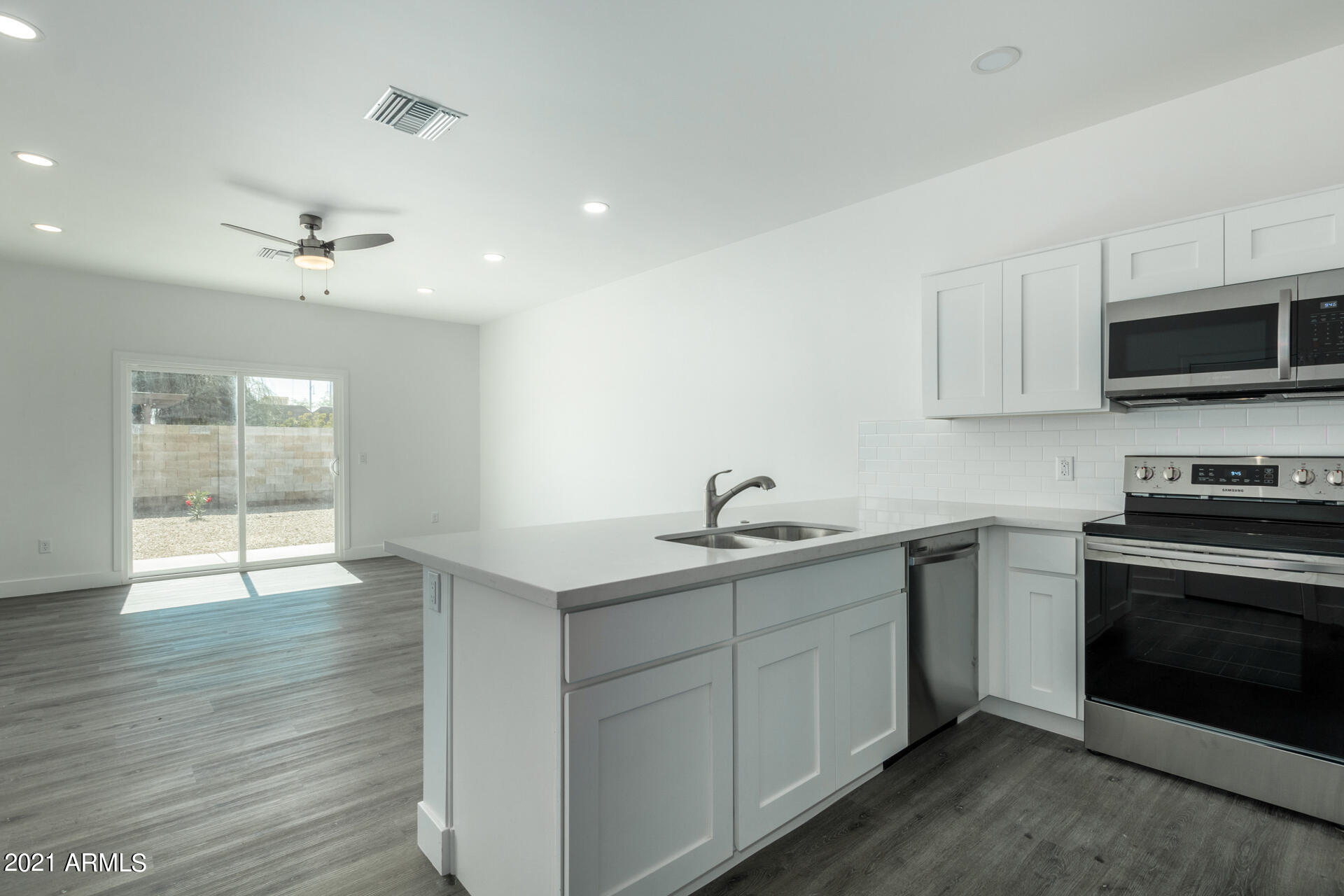 1024 S 4TH Avenue, 2