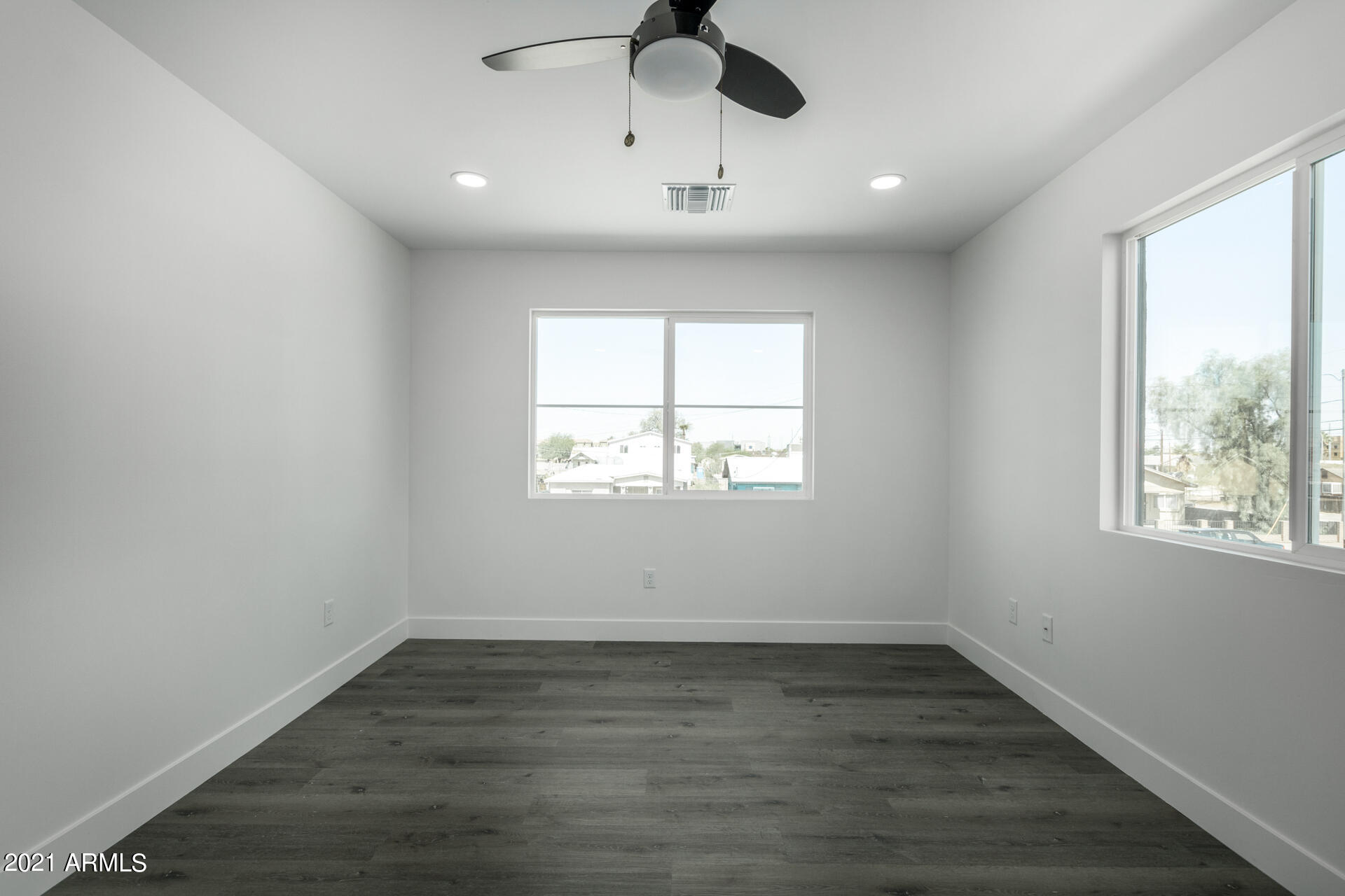 1024 S 4TH Avenue, 2