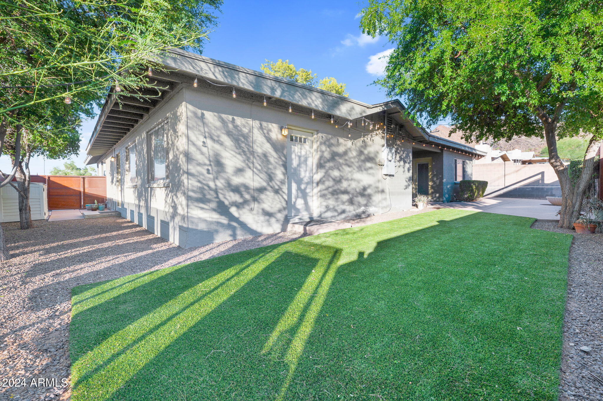 1317 E GOLDEN Lane