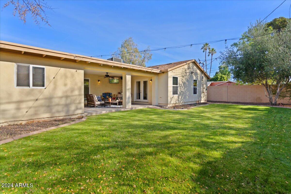 1039 E MONTEBELLO Avenue