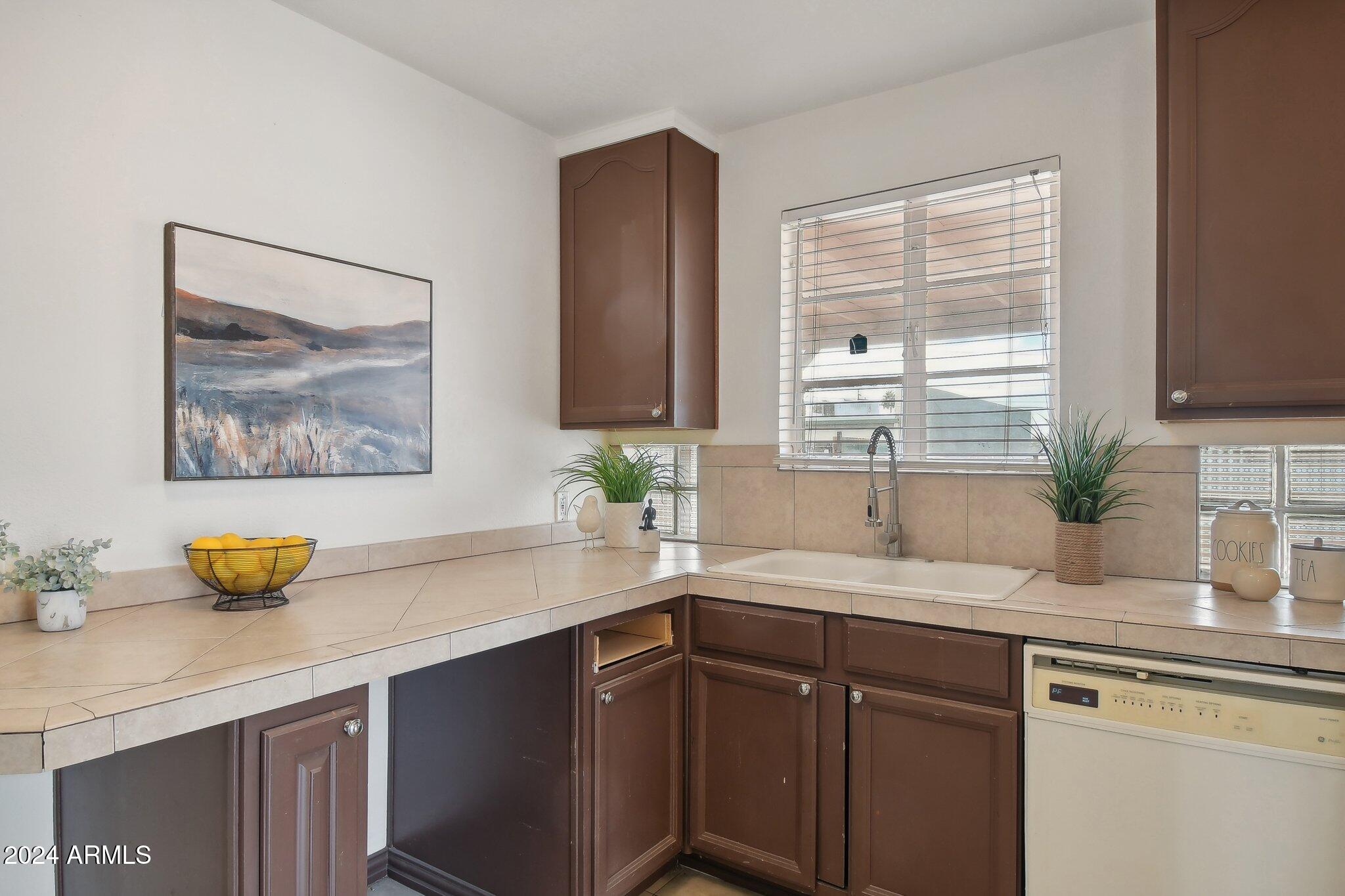 4008 N 32nd Place