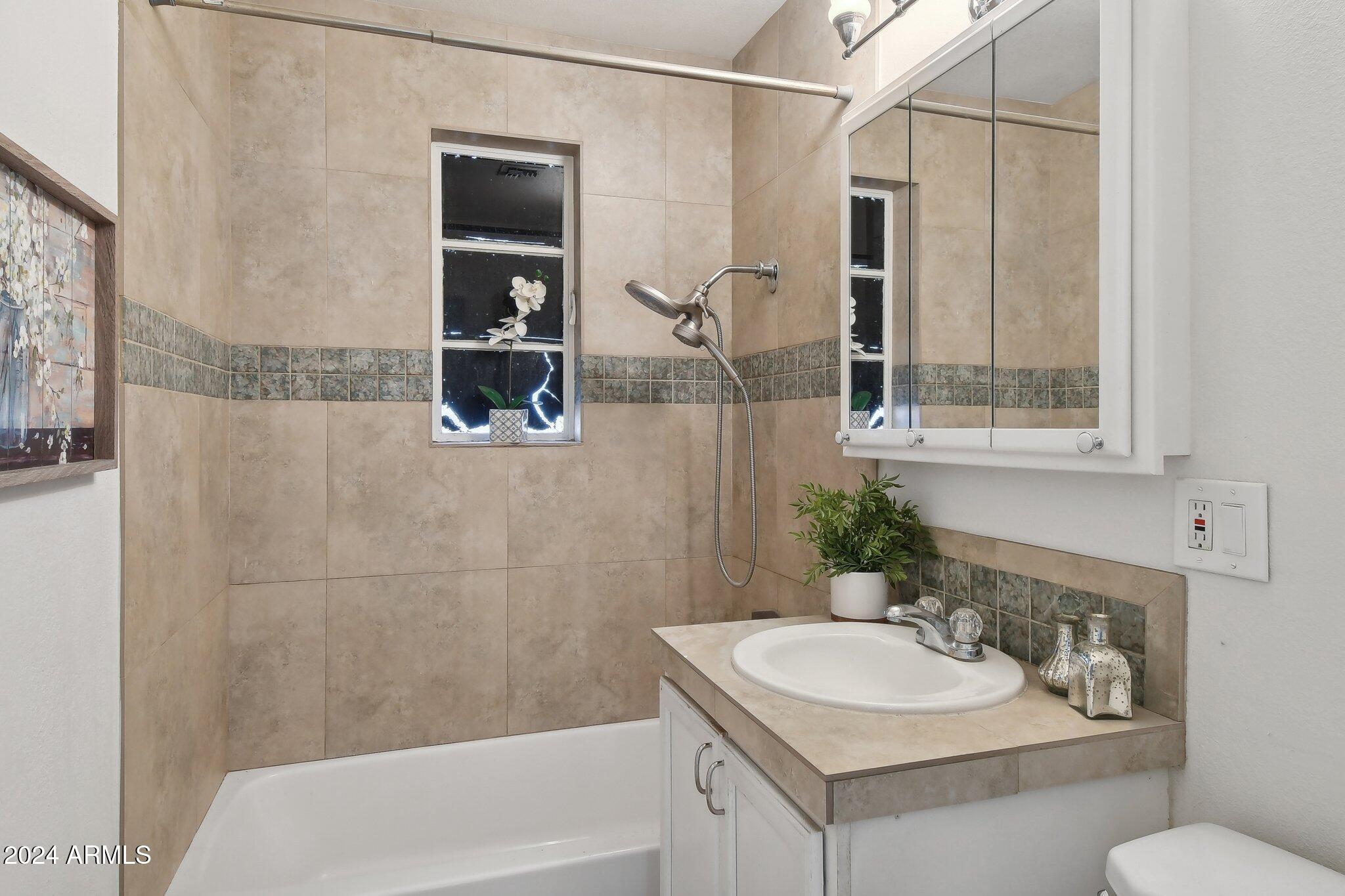 4008 N 32nd Place