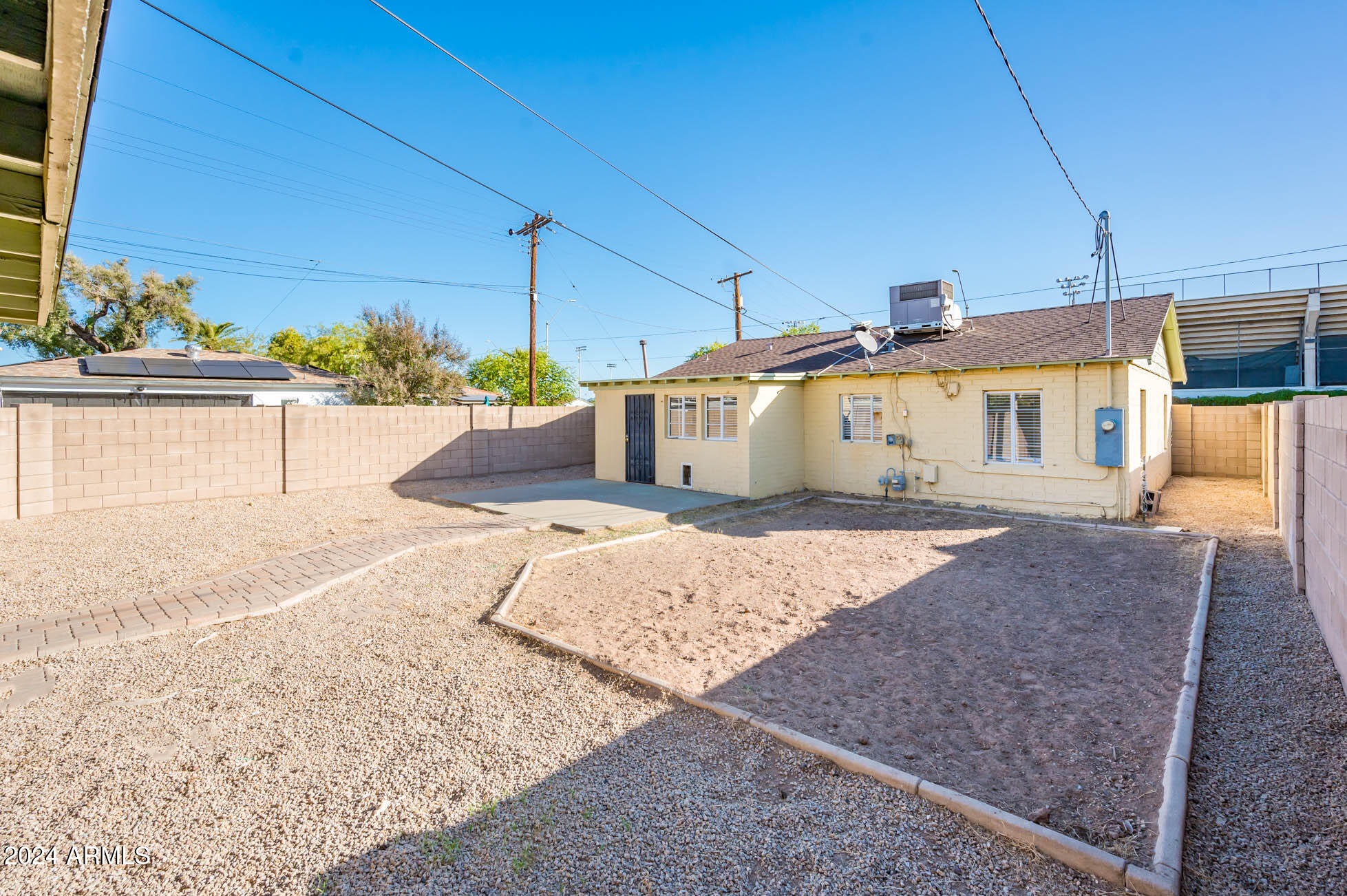 3034 N 15TH Avenue