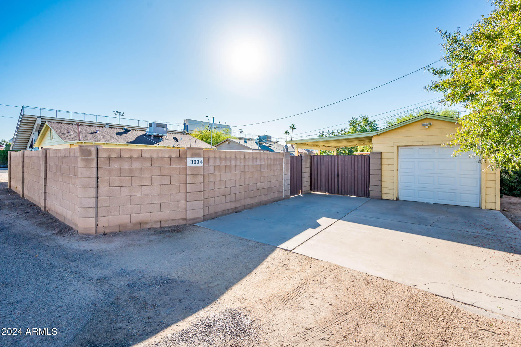 3034 N 15TH Avenue