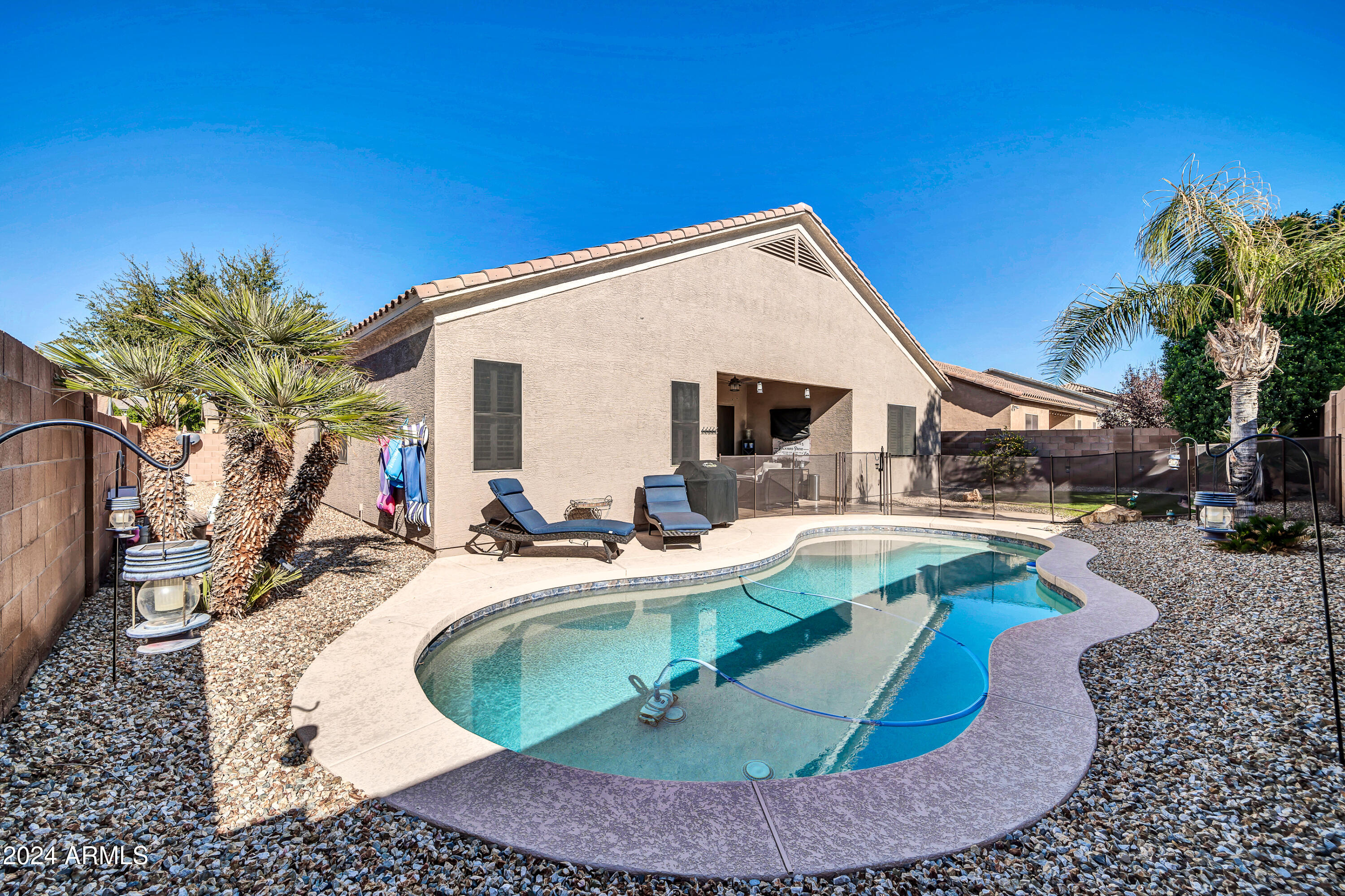 7407 W TETHER Trail