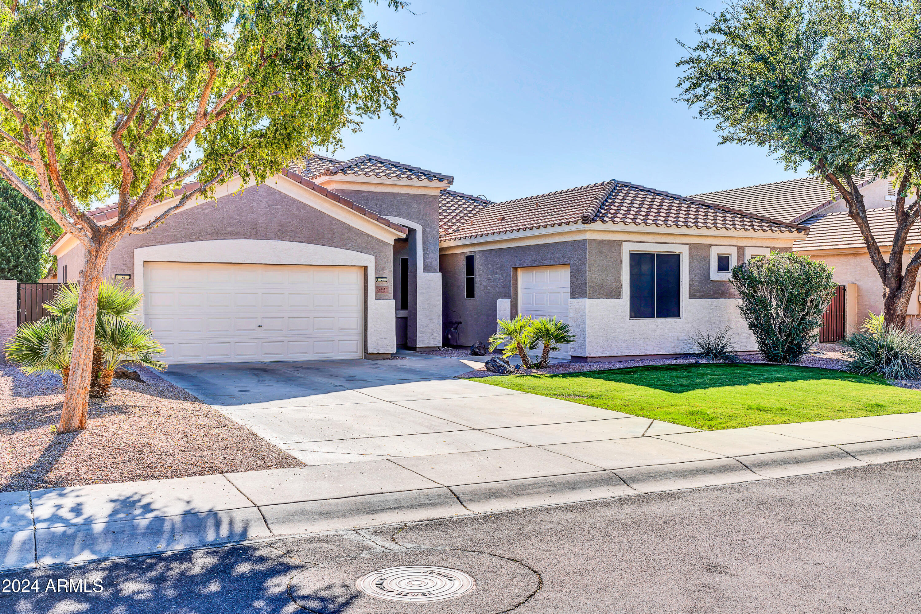 7407 W TETHER Trail