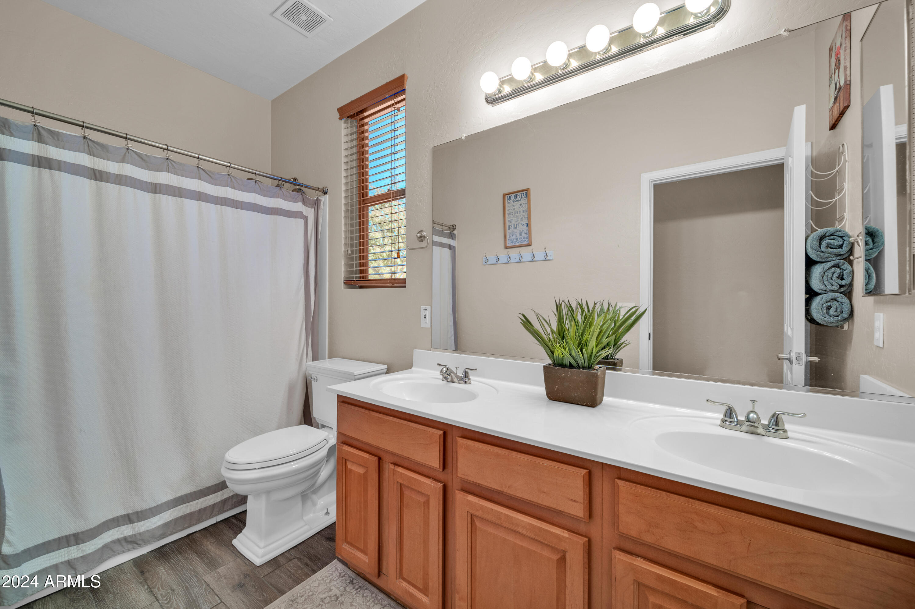 7407 W TETHER Trail
