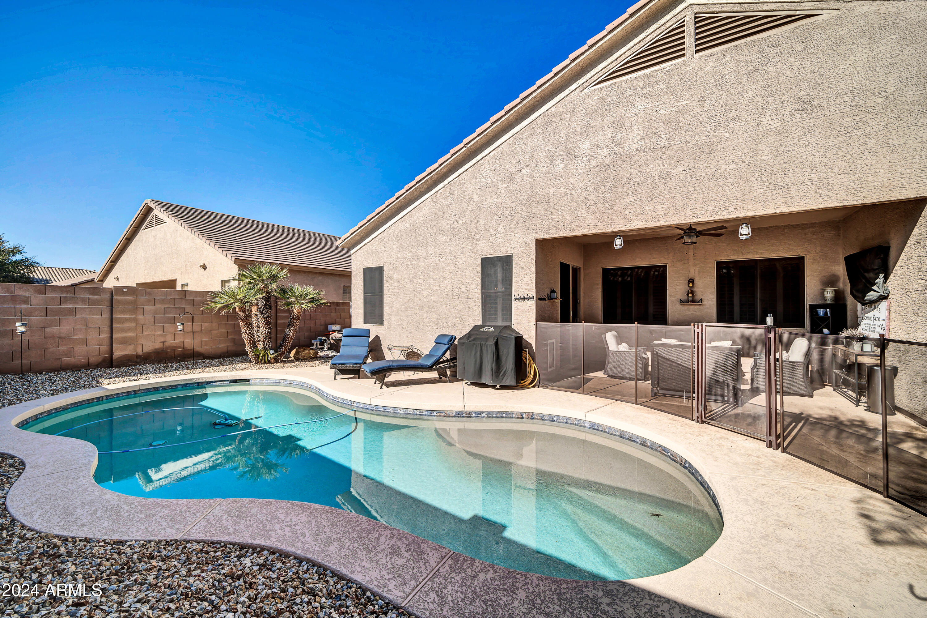 7407 W TETHER Trail