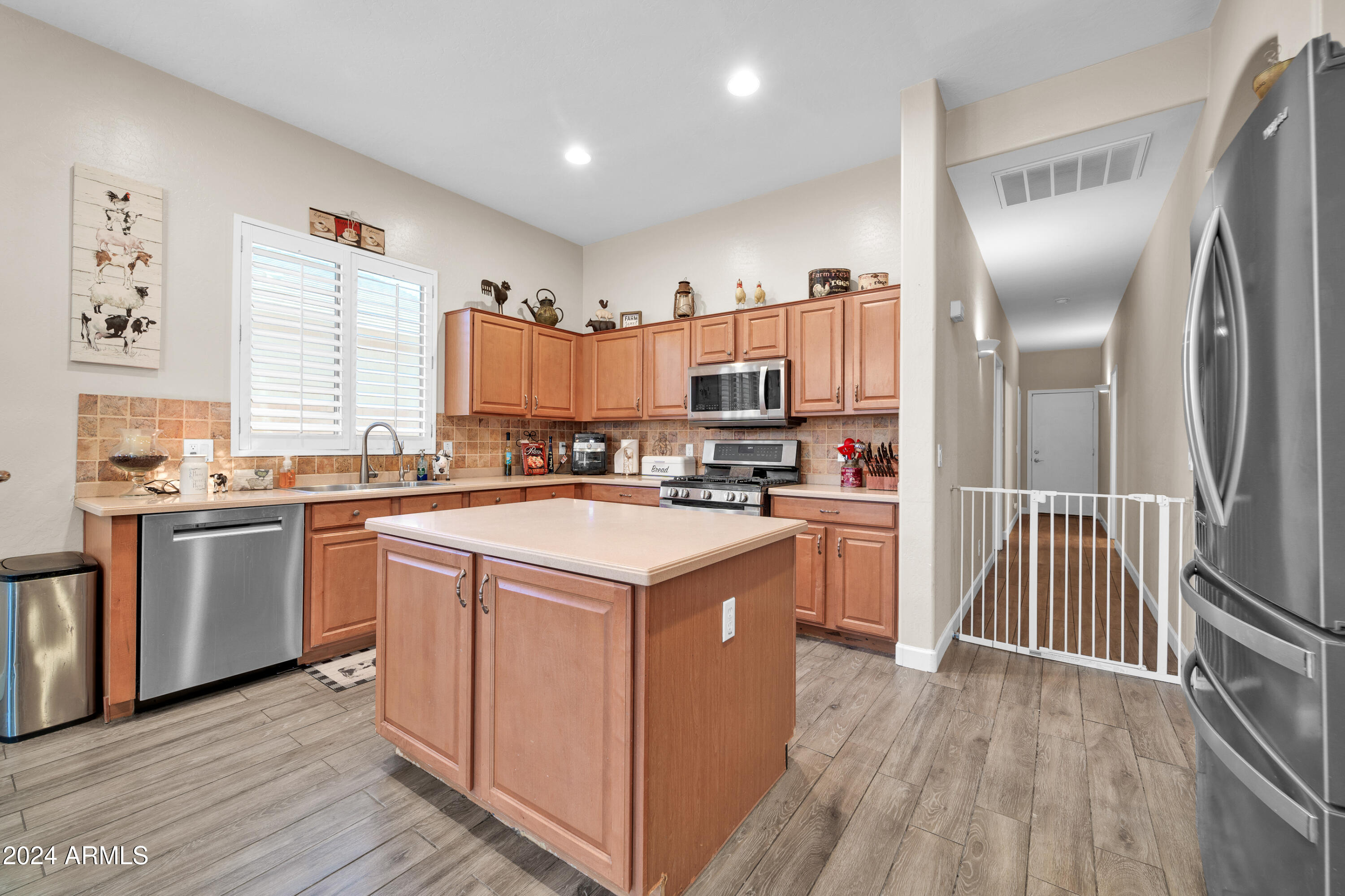 7407 W TETHER Trail
