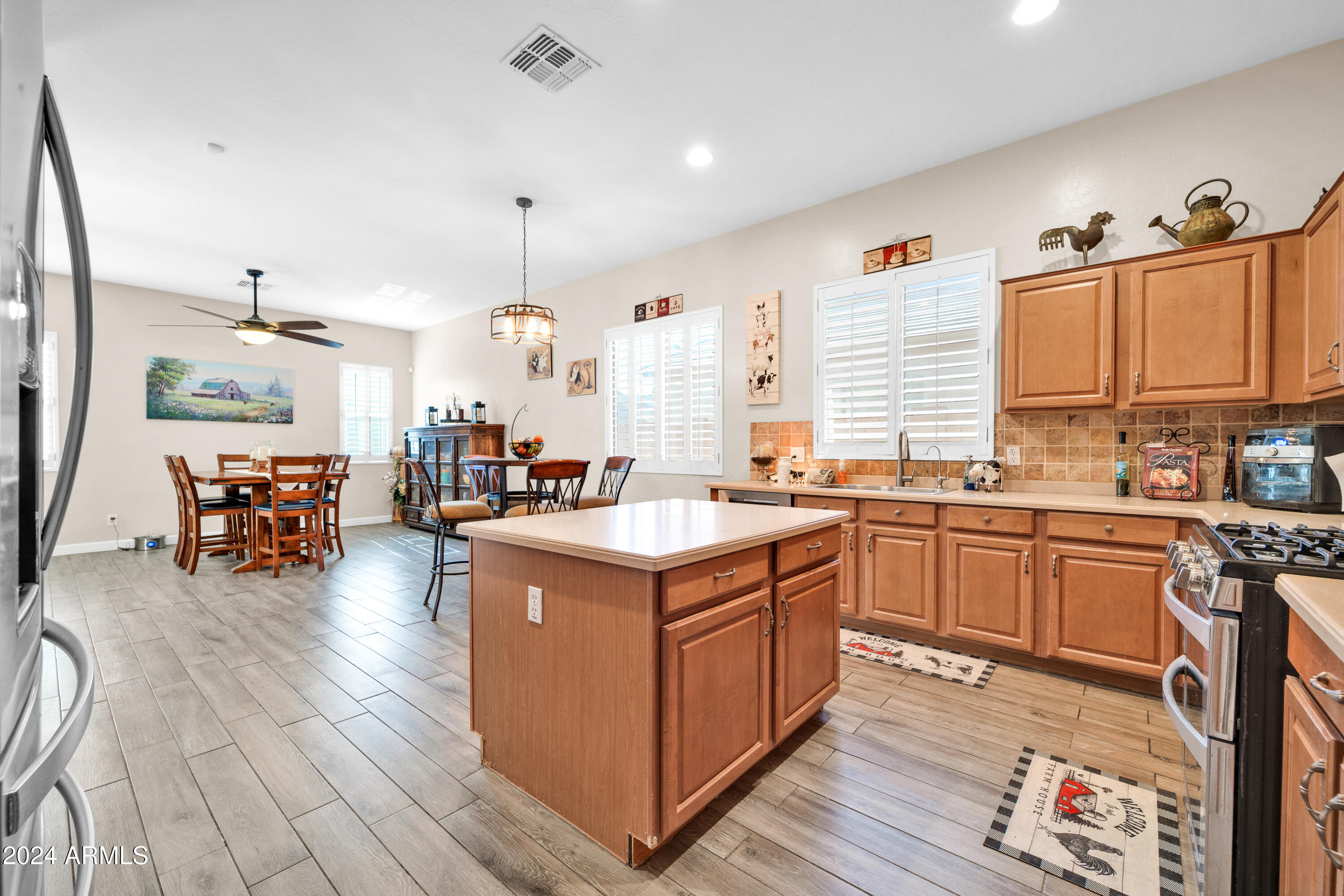 7407 W TETHER Trail