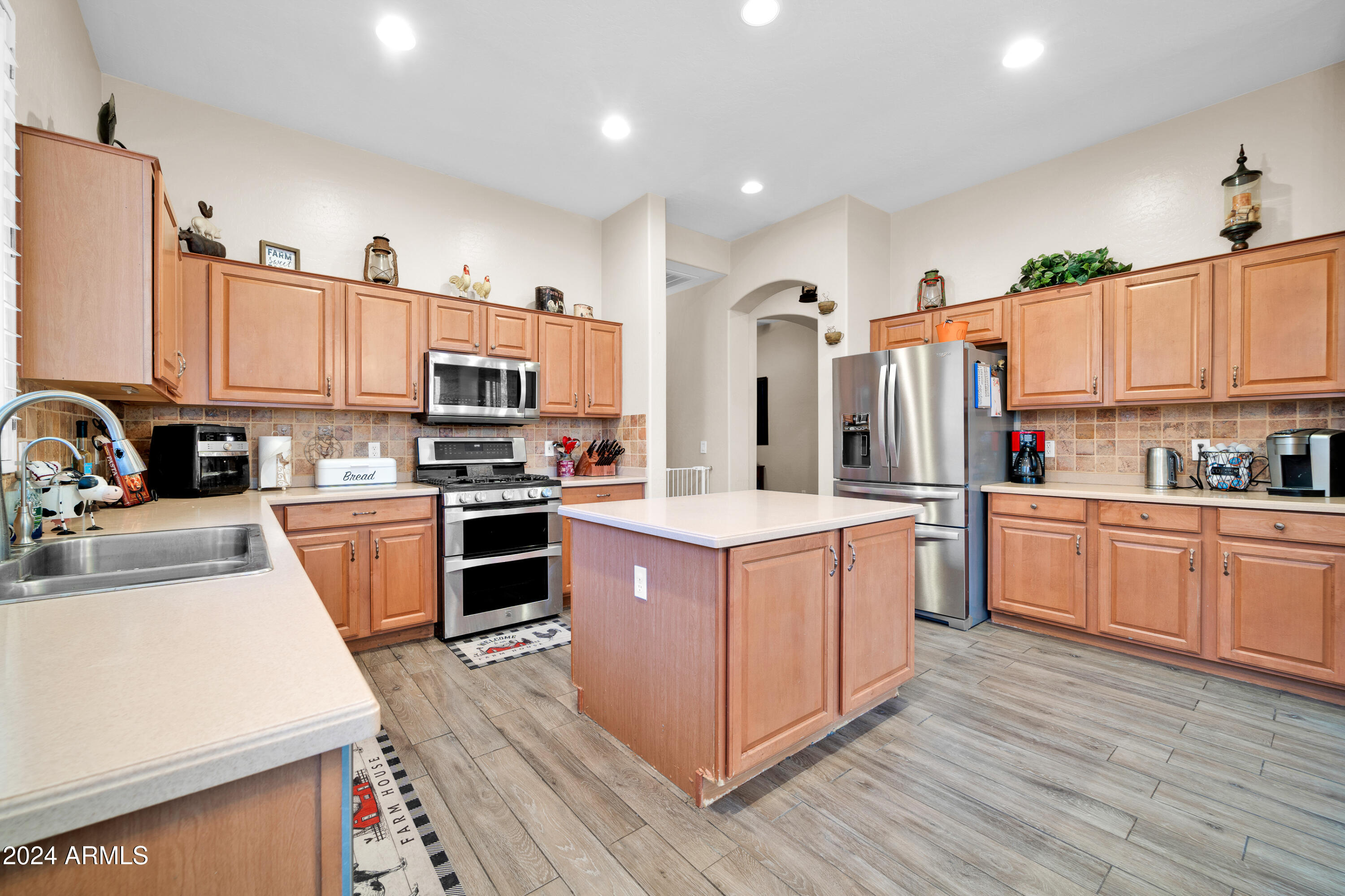 7407 W TETHER Trail