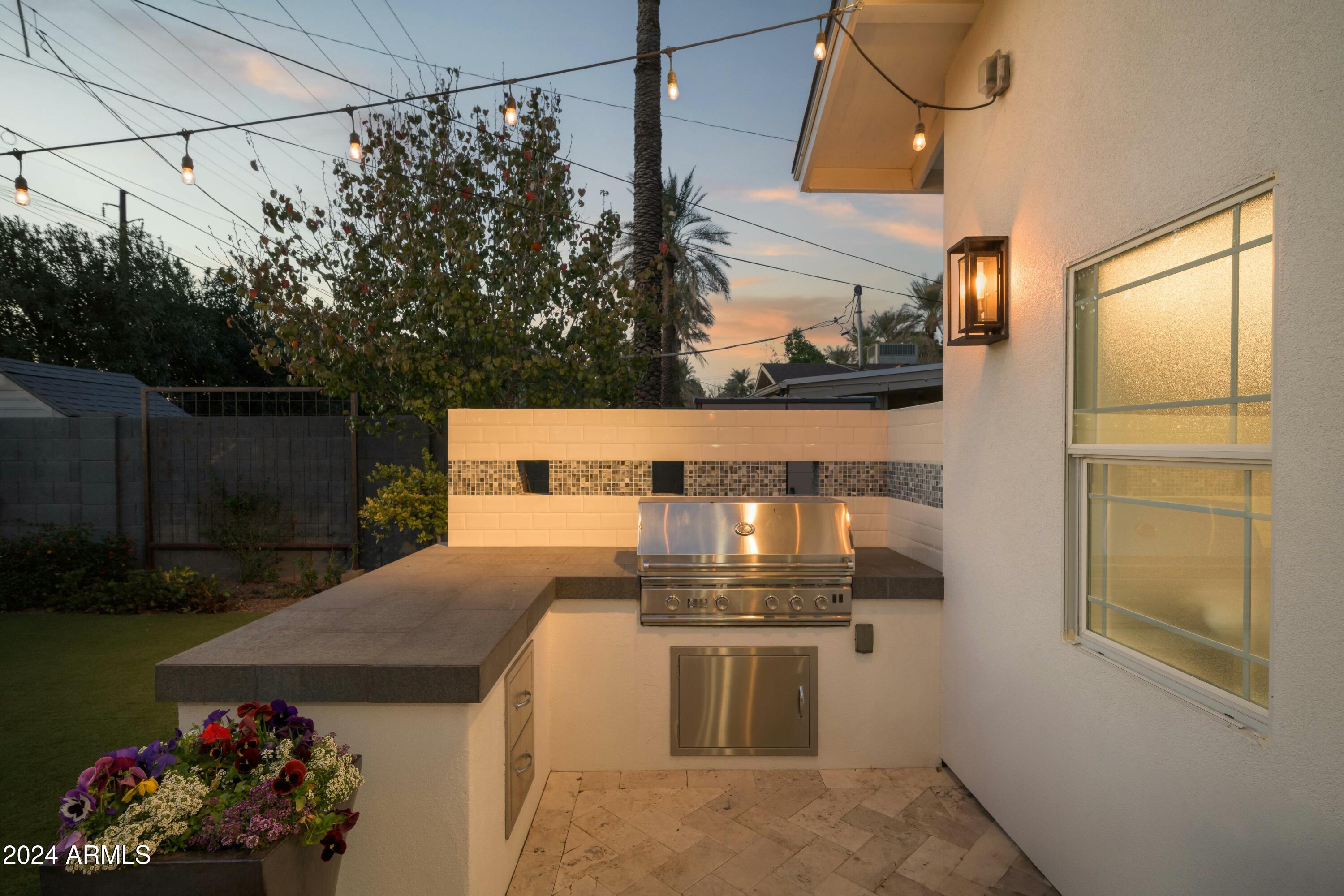 4669 E Calle Redonda