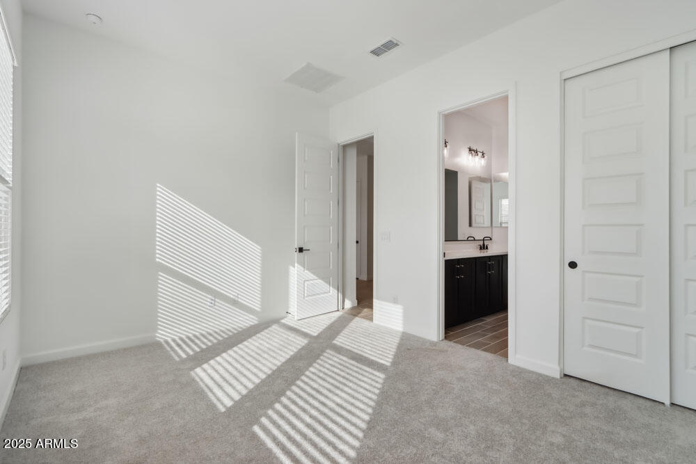 11512 E UTAH Avenue