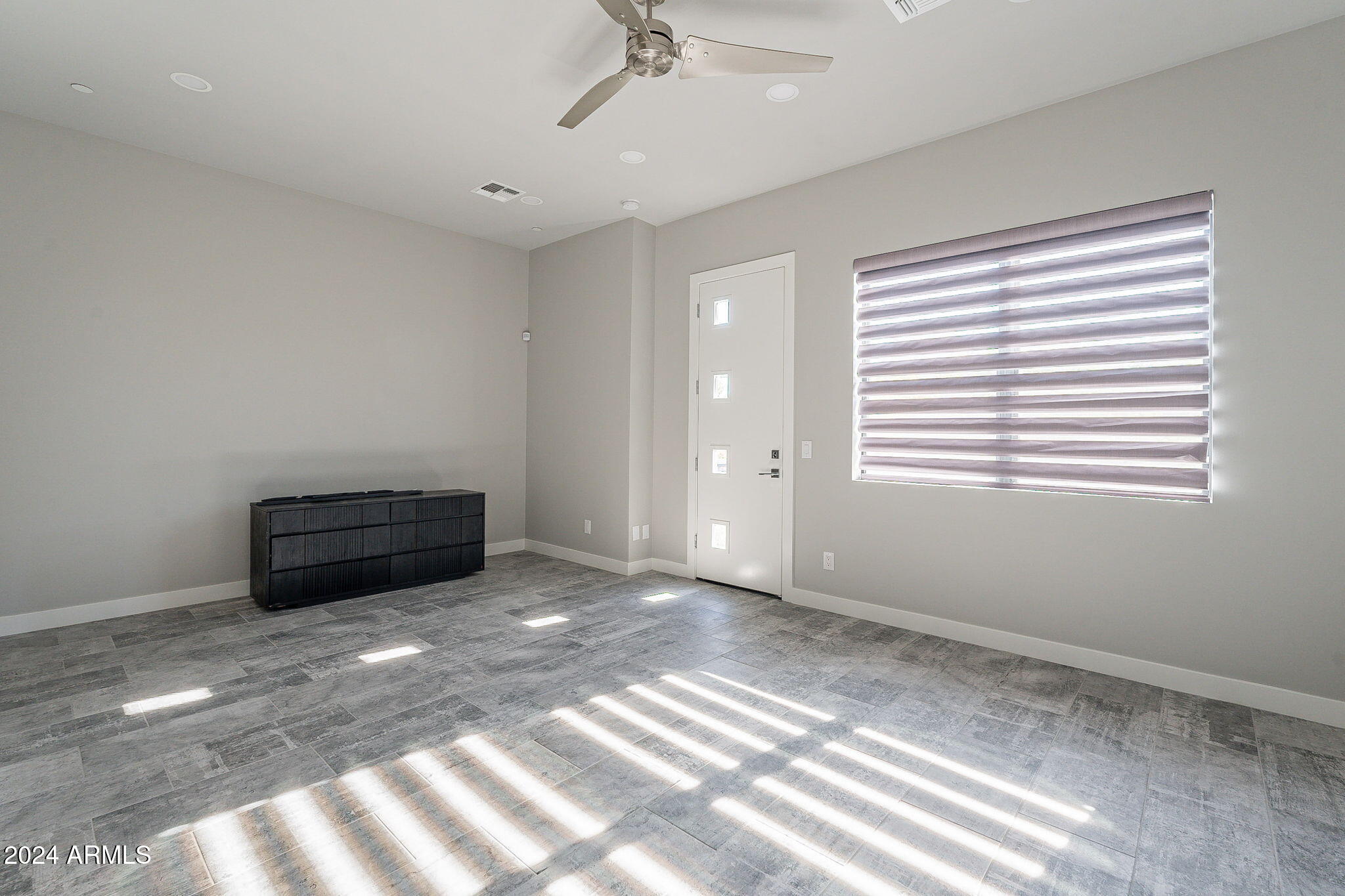 2645 E OSBORN Road, 3