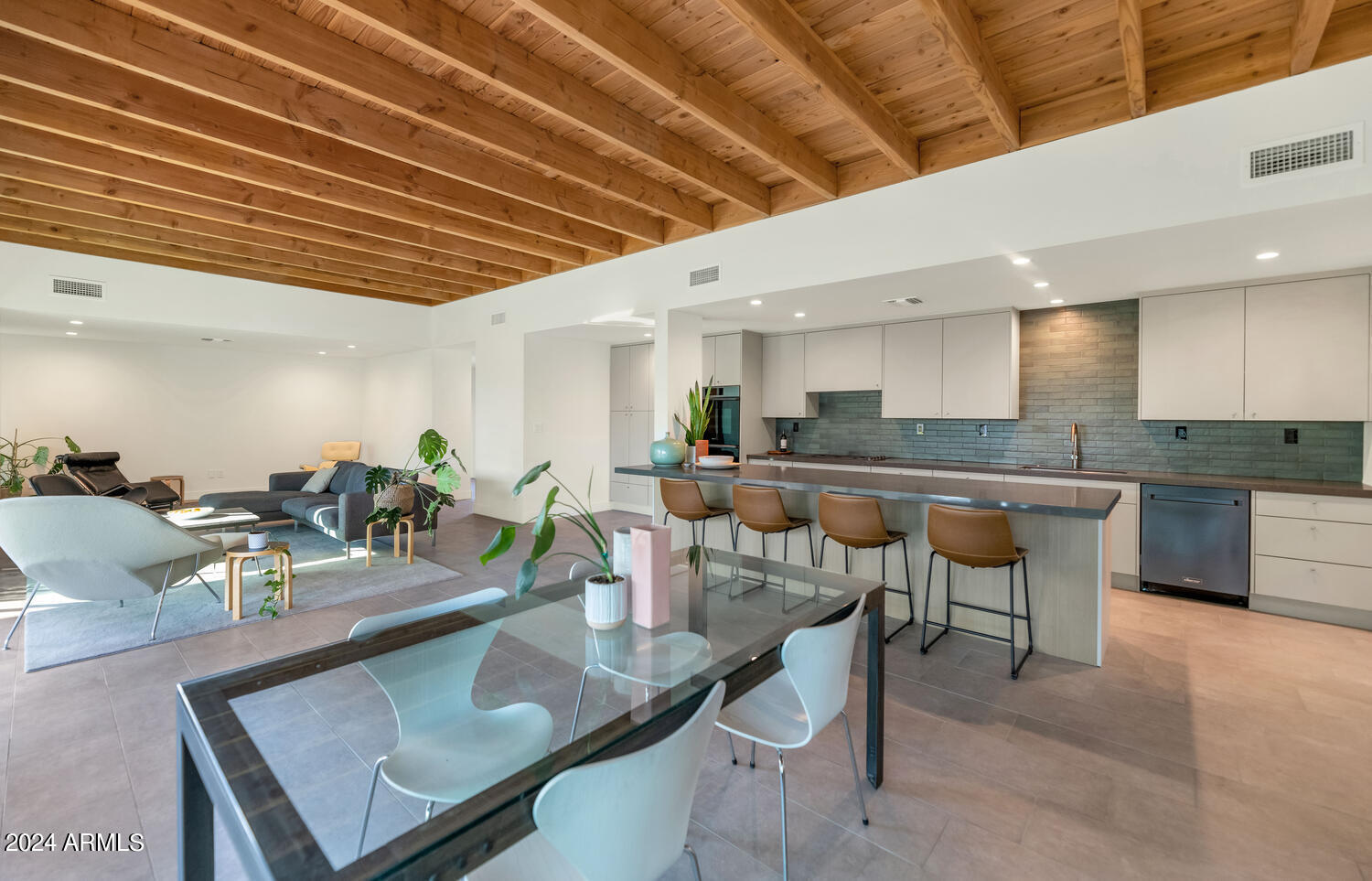 221 E 14TH Street