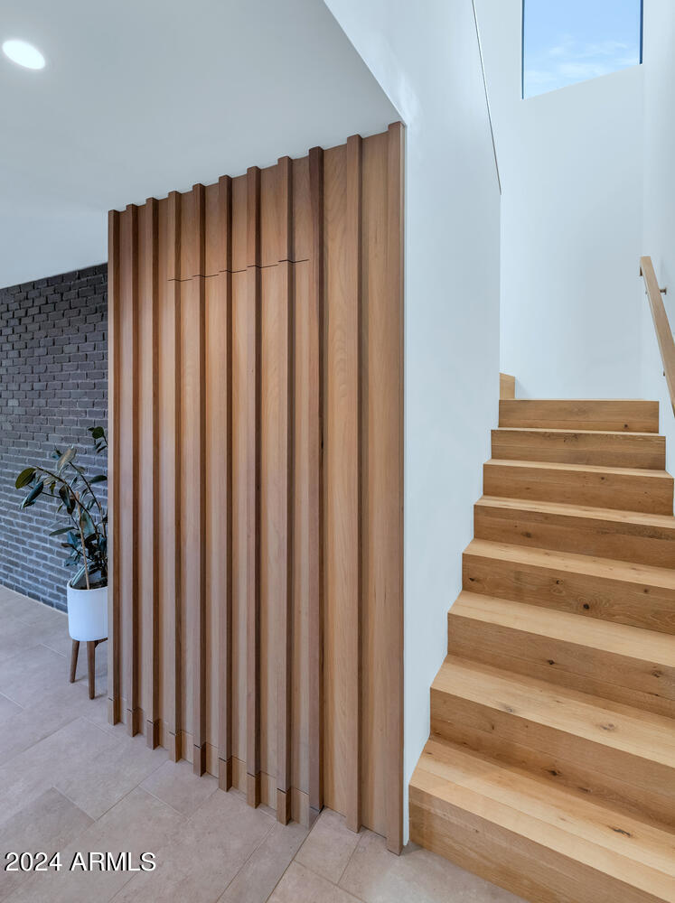 221 E 14TH Street