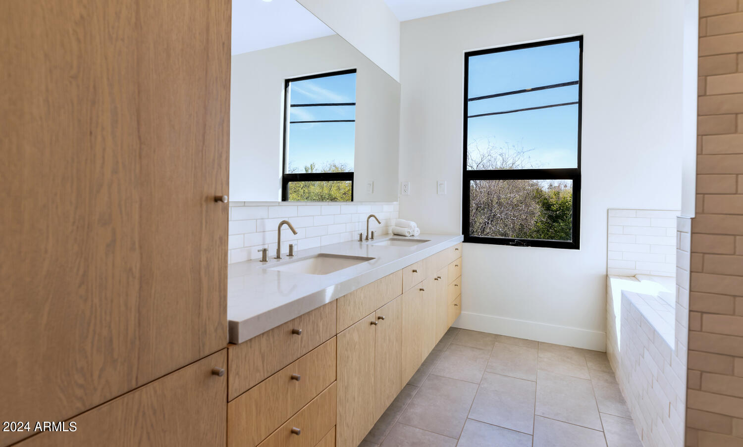 221 E 14TH Street