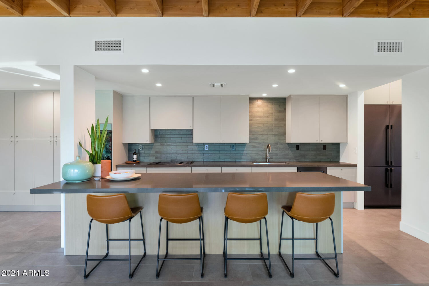 221 E 14TH Street