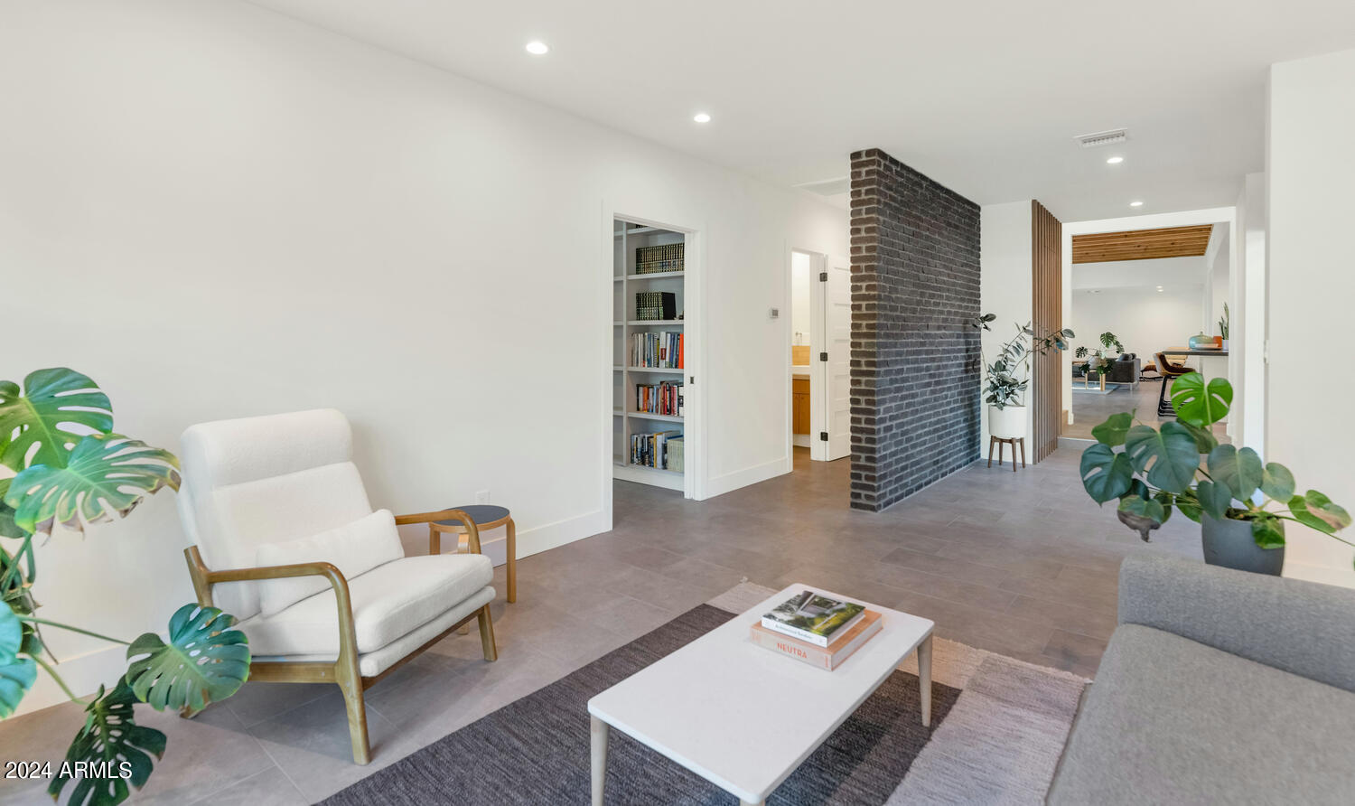 221 E 14TH Street