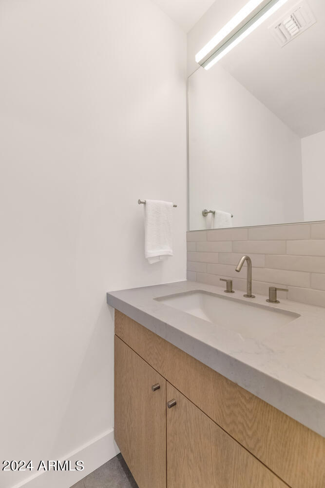 221 E 14TH Street