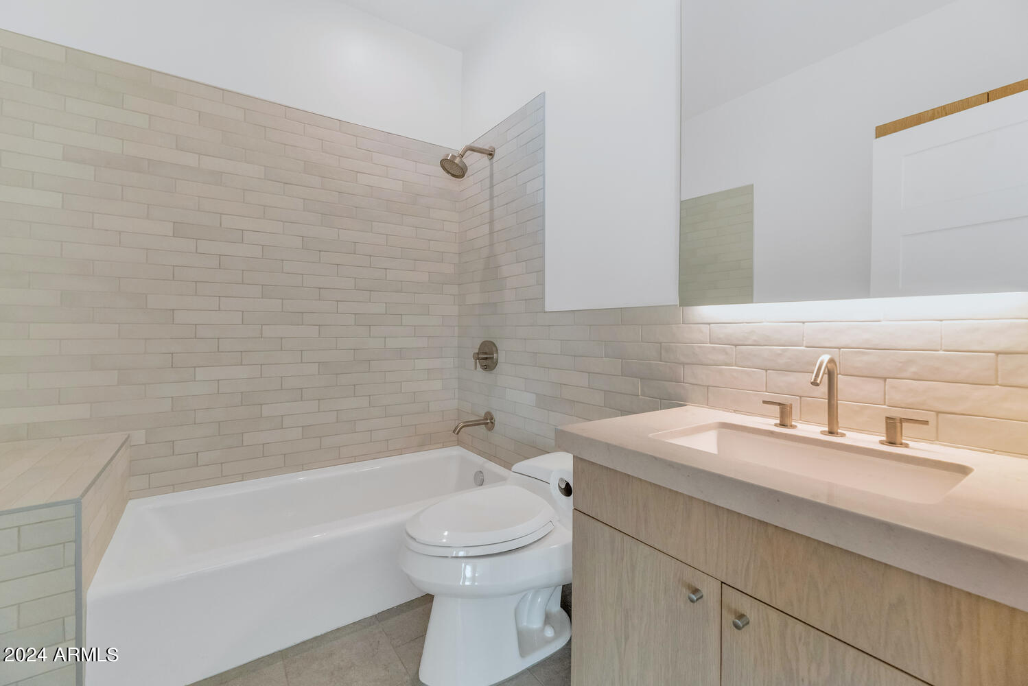 221 E 14TH Street