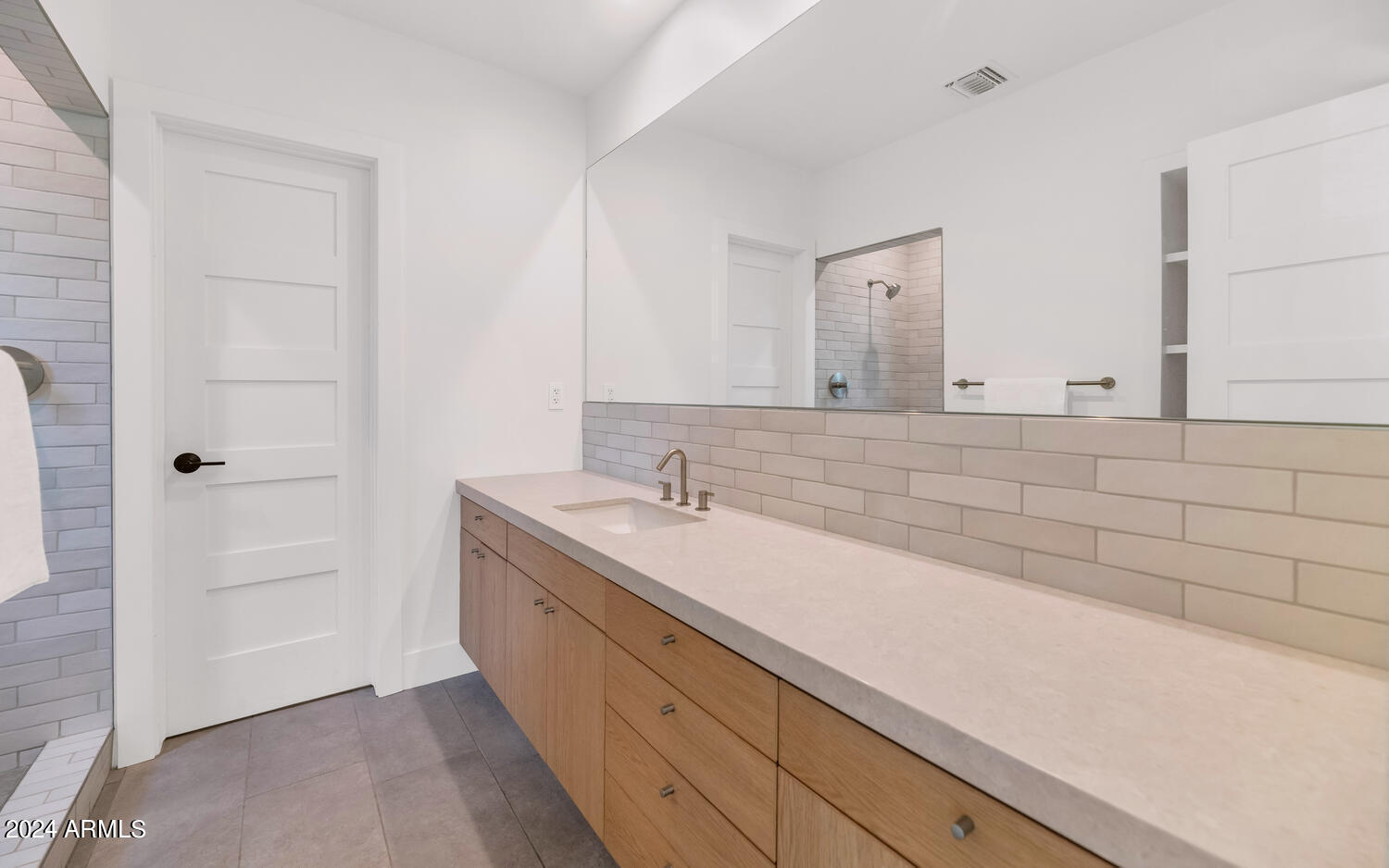 221 E 14TH Street