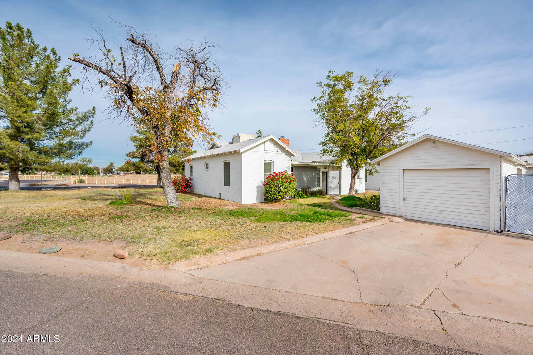 121 W Glenrosa Avenue