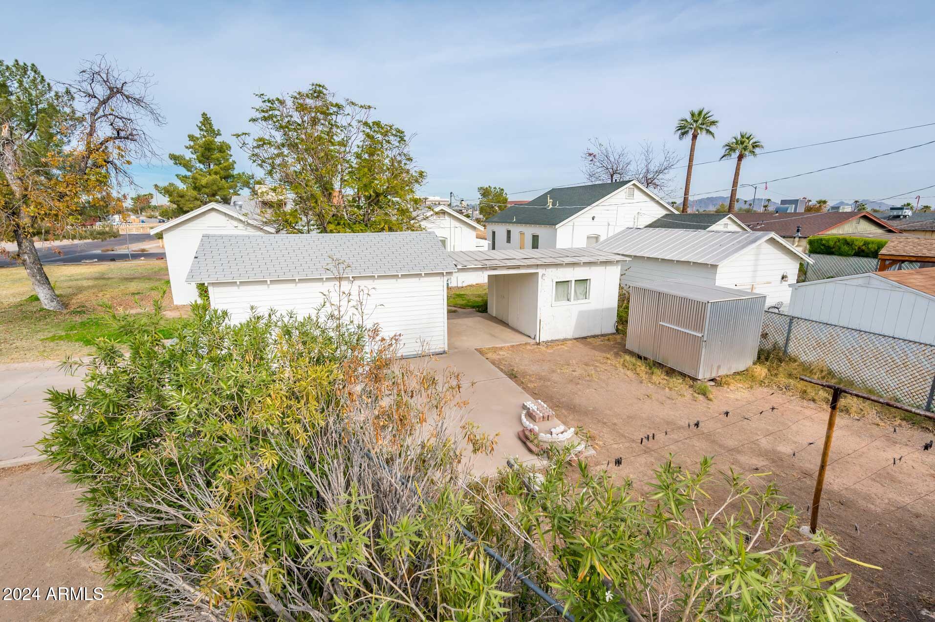 121 W Glenrosa Avenue