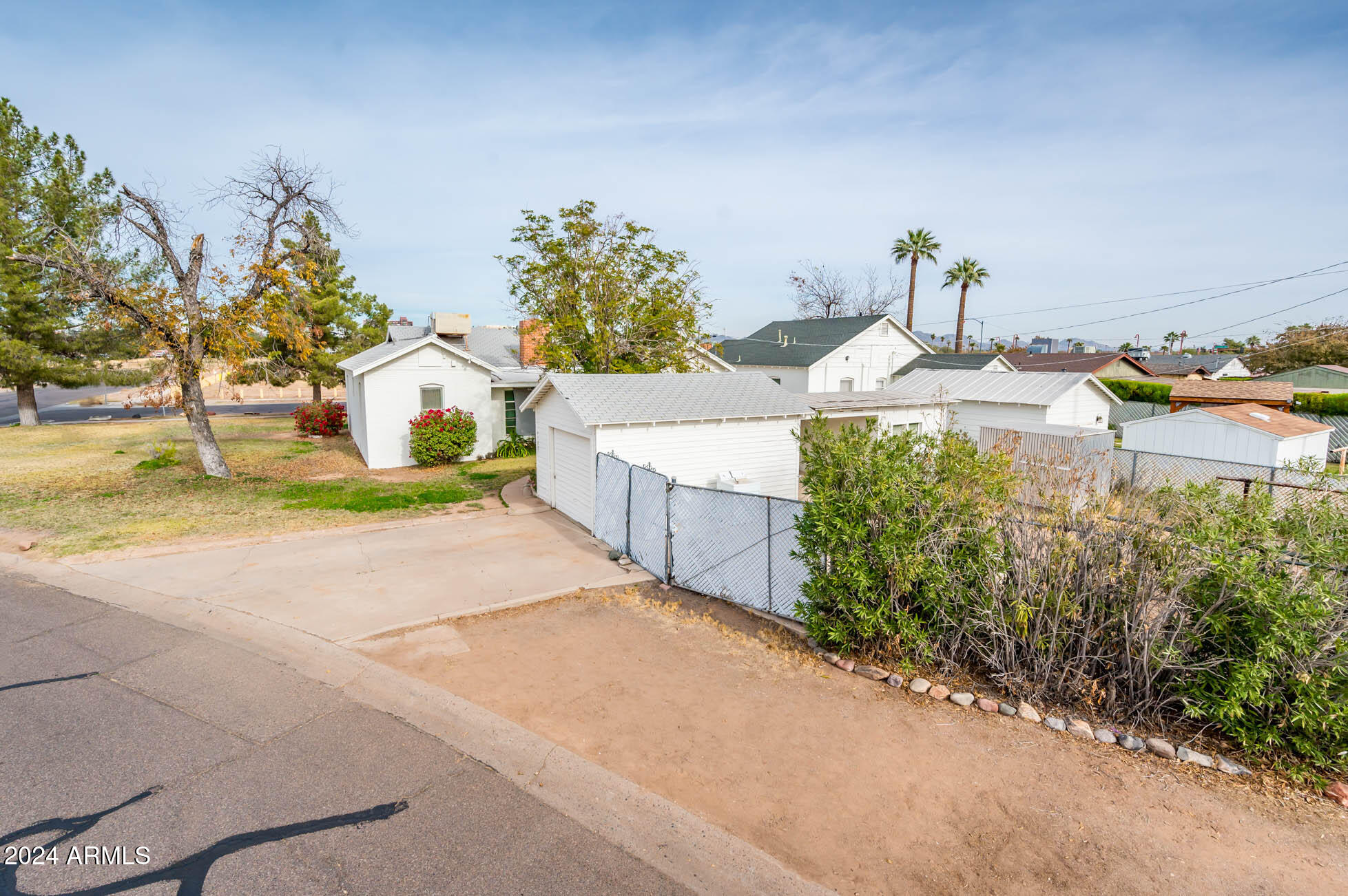 121 W Glenrosa Avenue