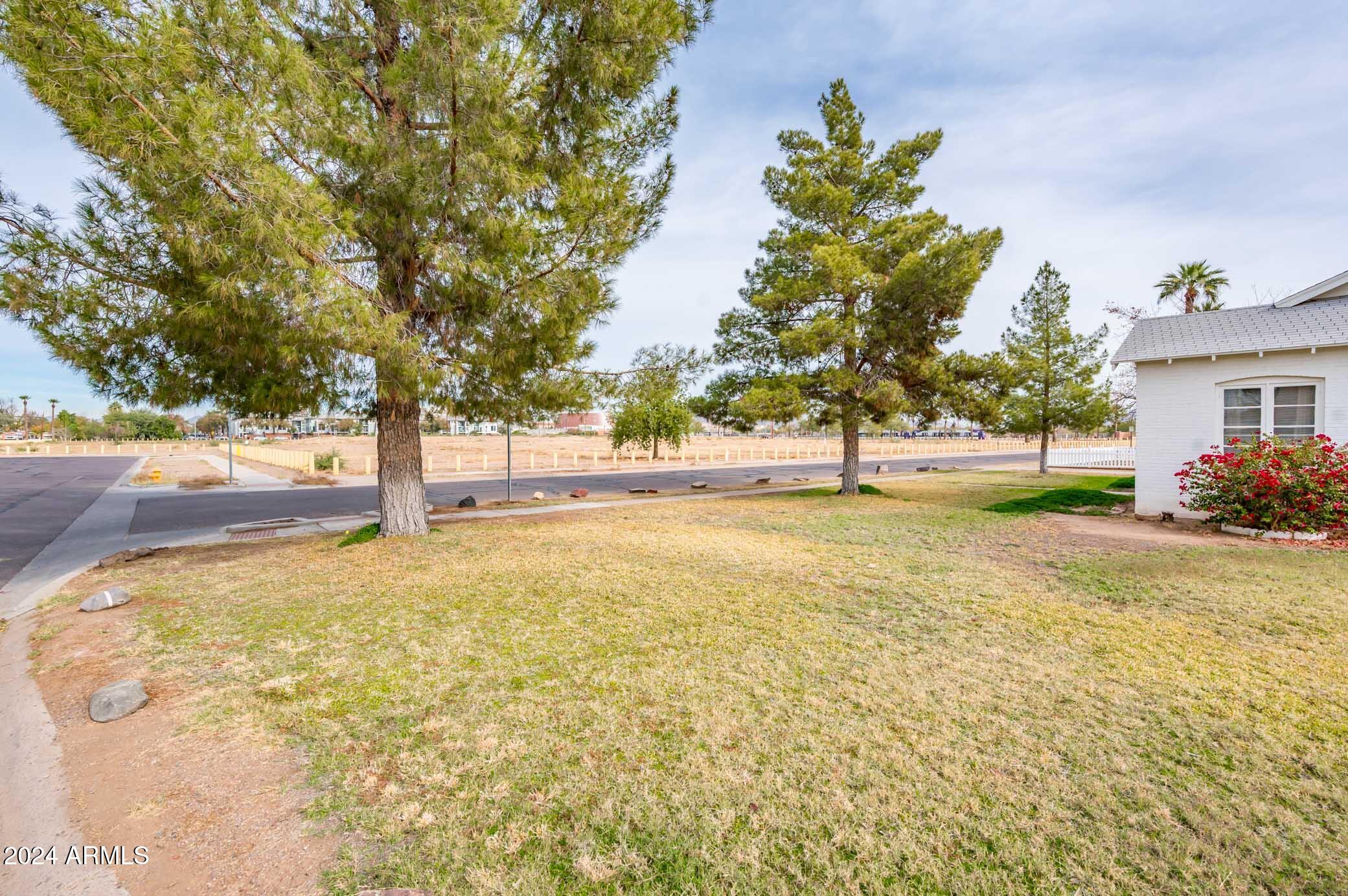 121 W Glenrosa Avenue