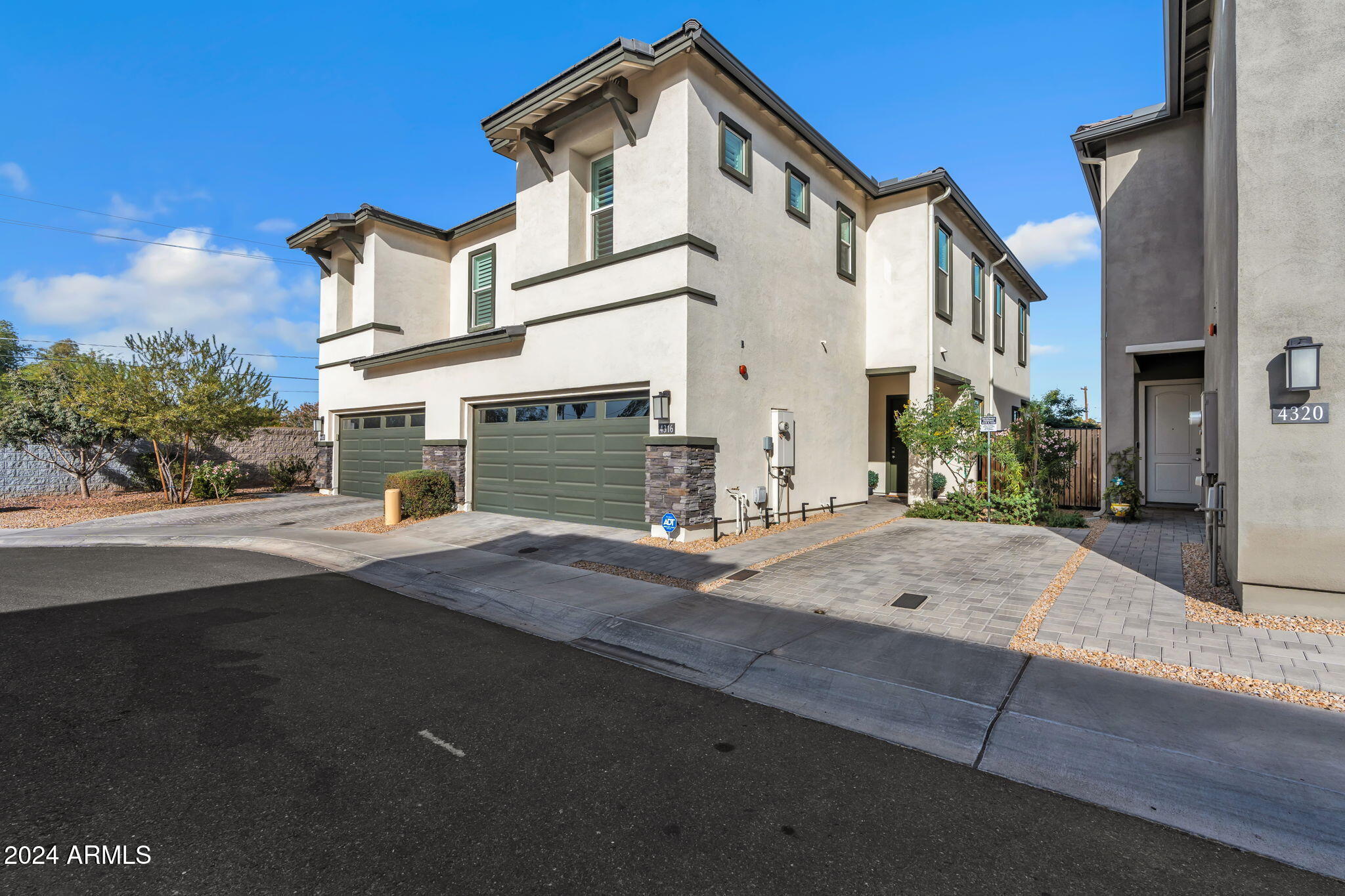 4316 E Berkeley Road